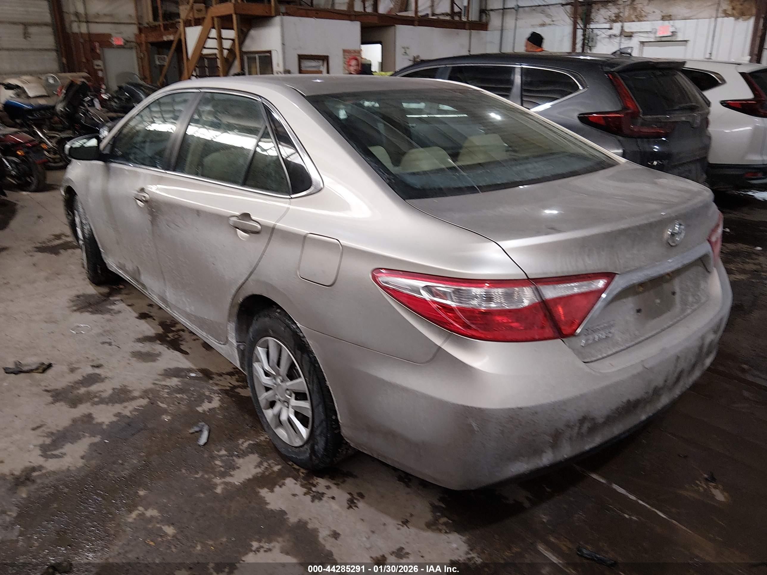 TOYOTA CAMRY image 3