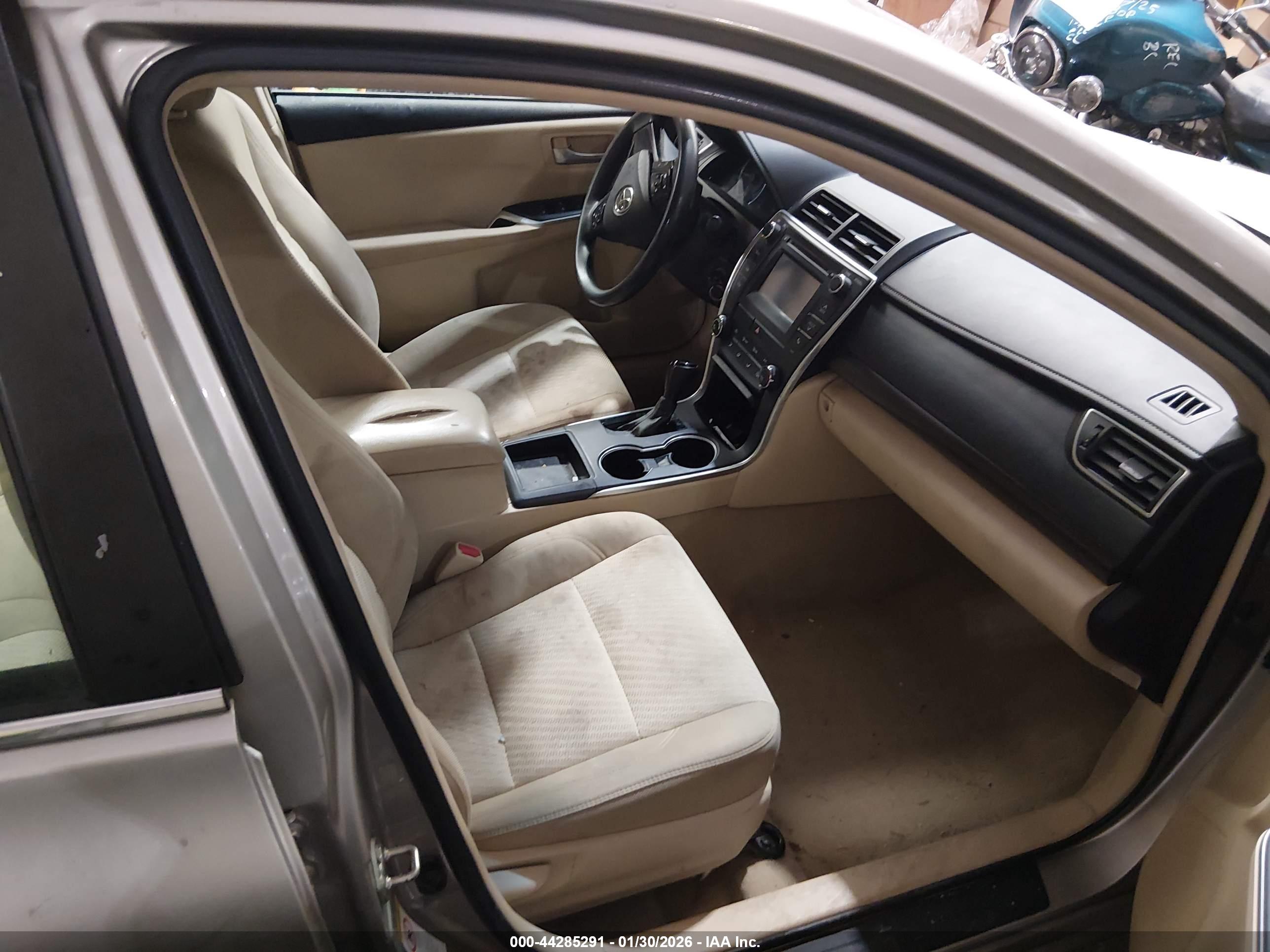TOYOTA CAMRY image 5