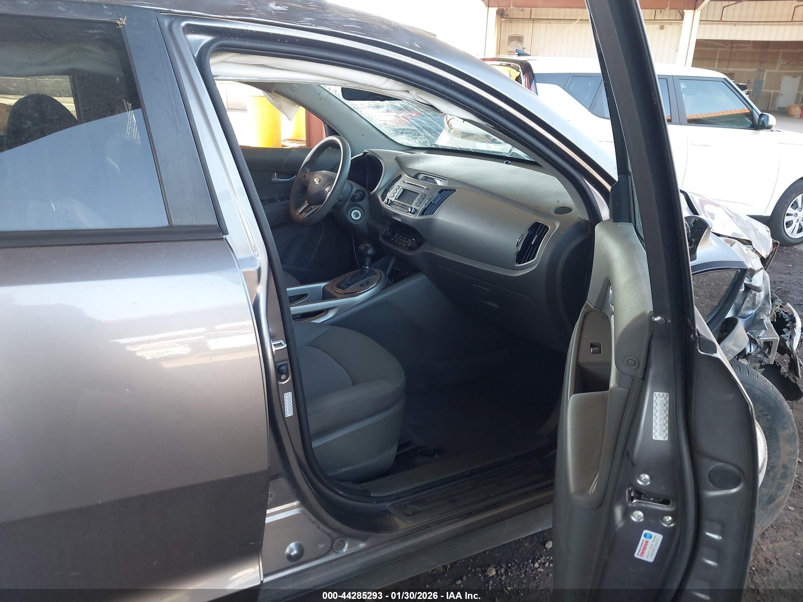 KIA SPORTAGE image 5