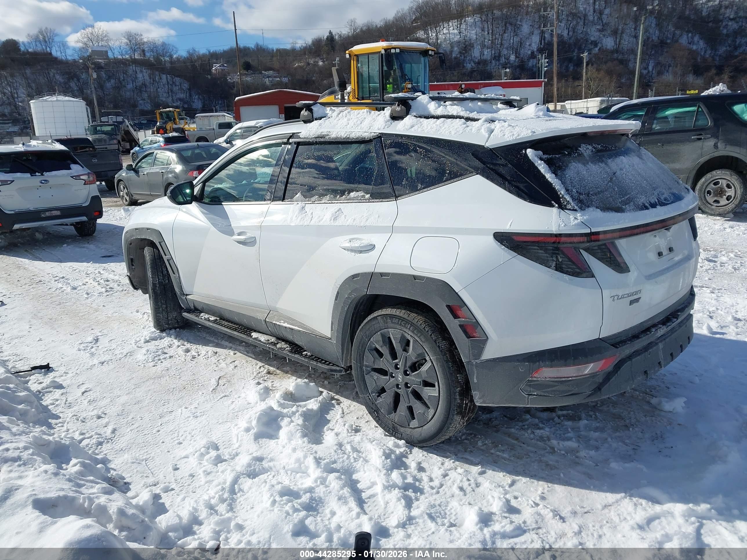 HYUNDAI TUCSON image 3