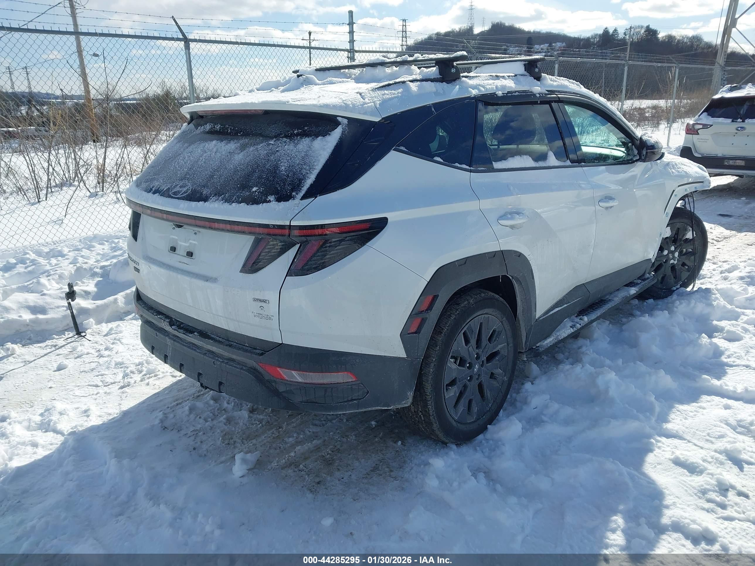 HYUNDAI TUCSON image 4