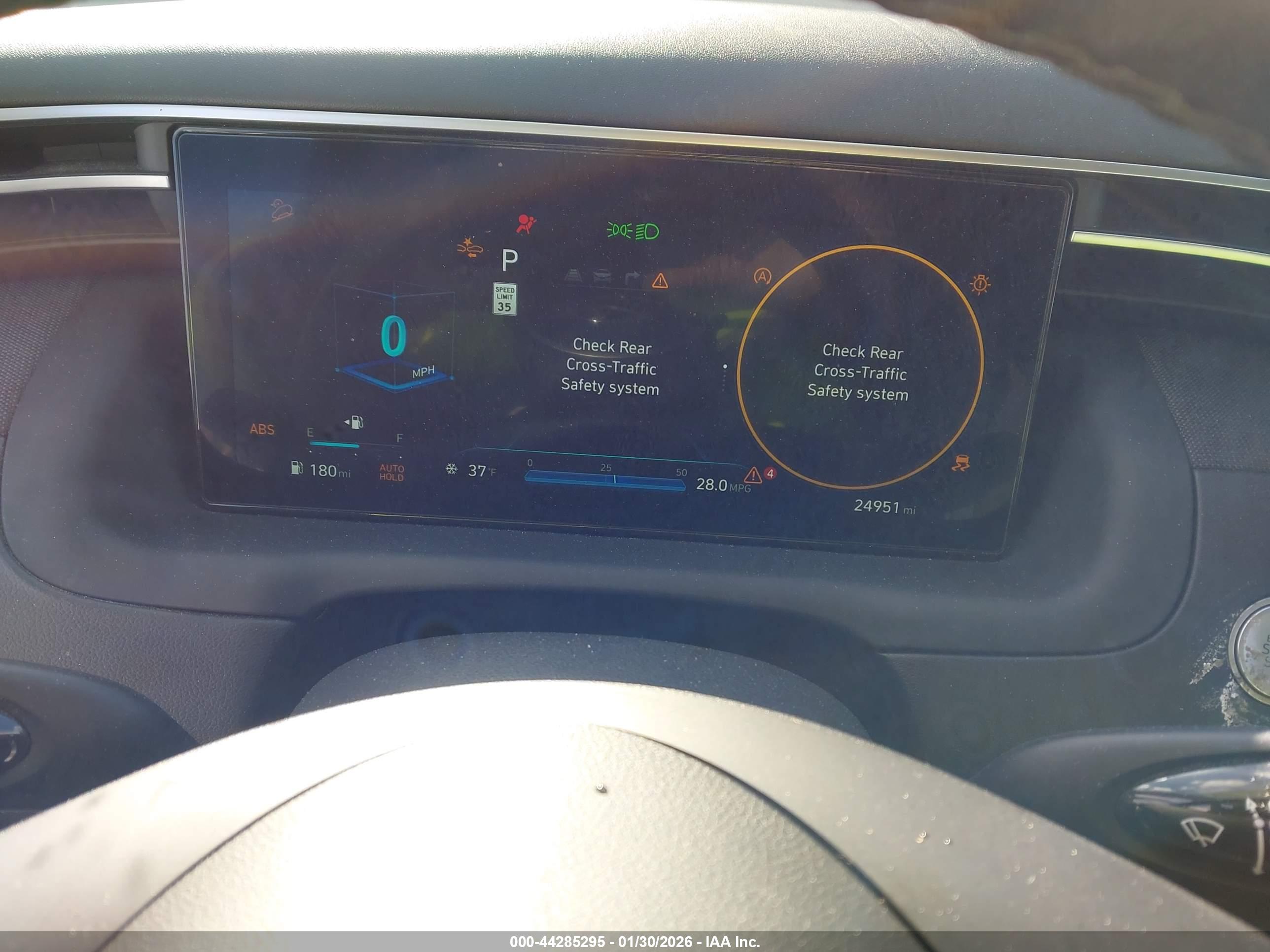 HYUNDAI TUCSON image 7