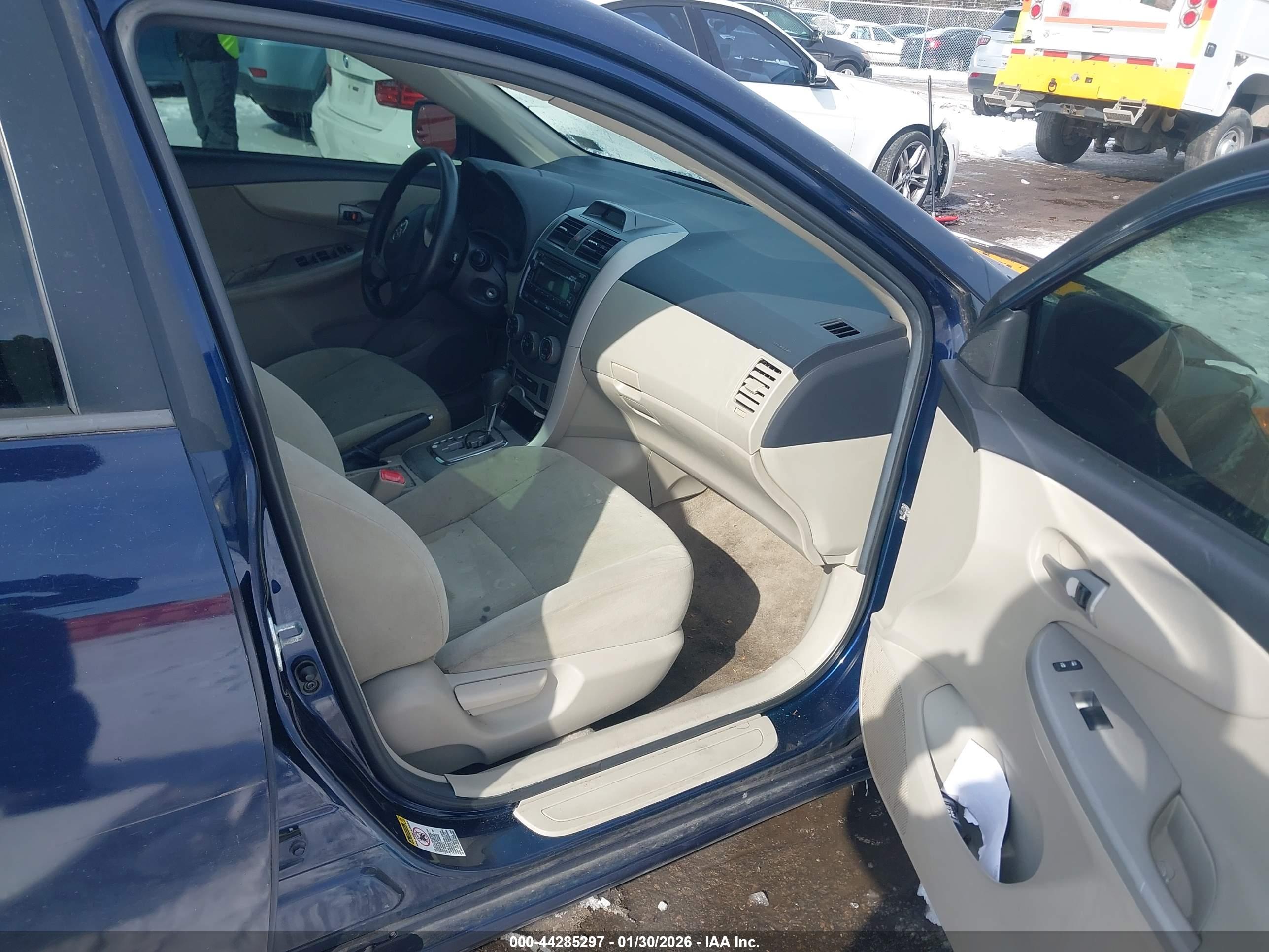 TOYOTA COROLLA image 5