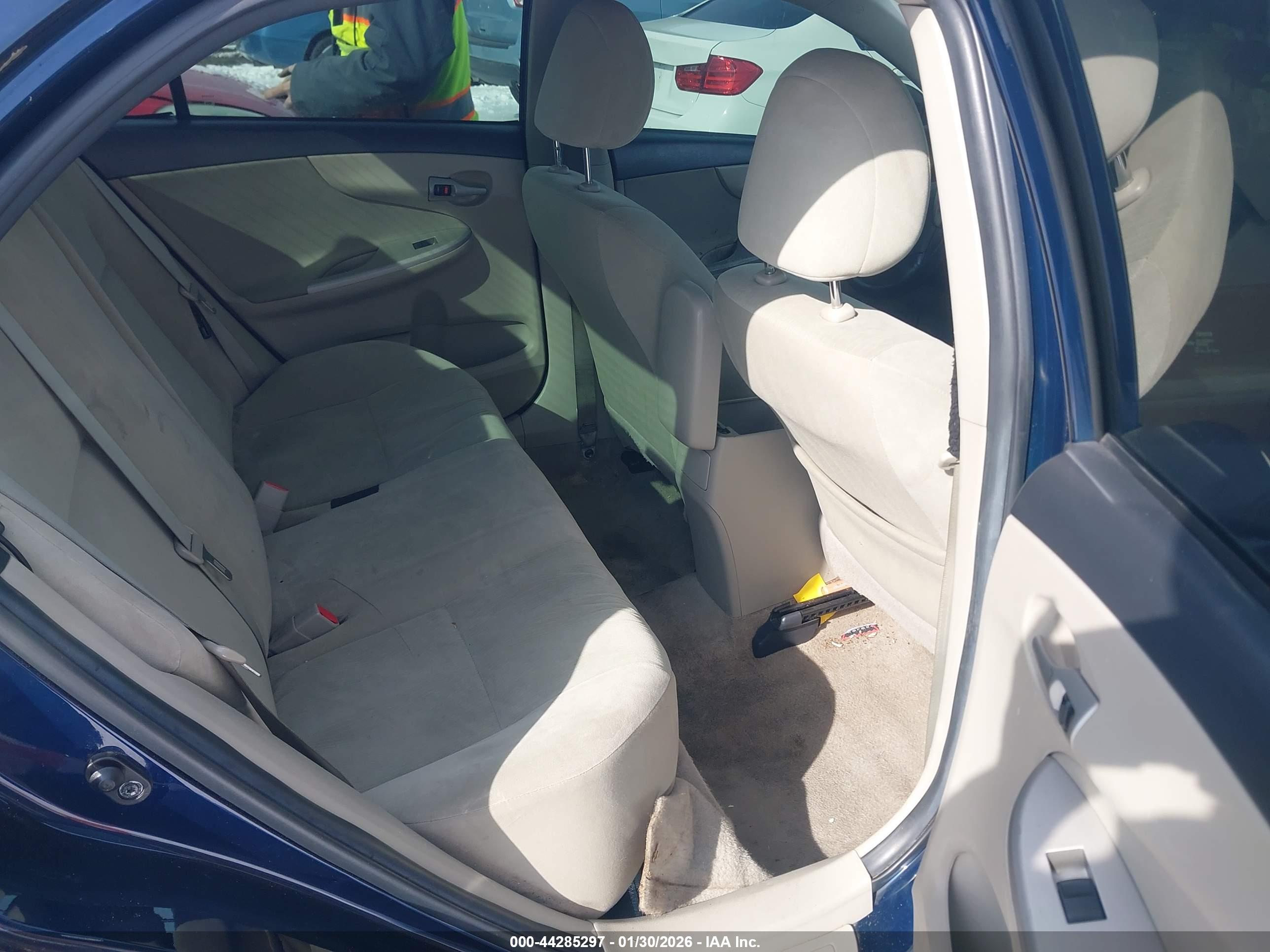 TOYOTA COROLLA image 8