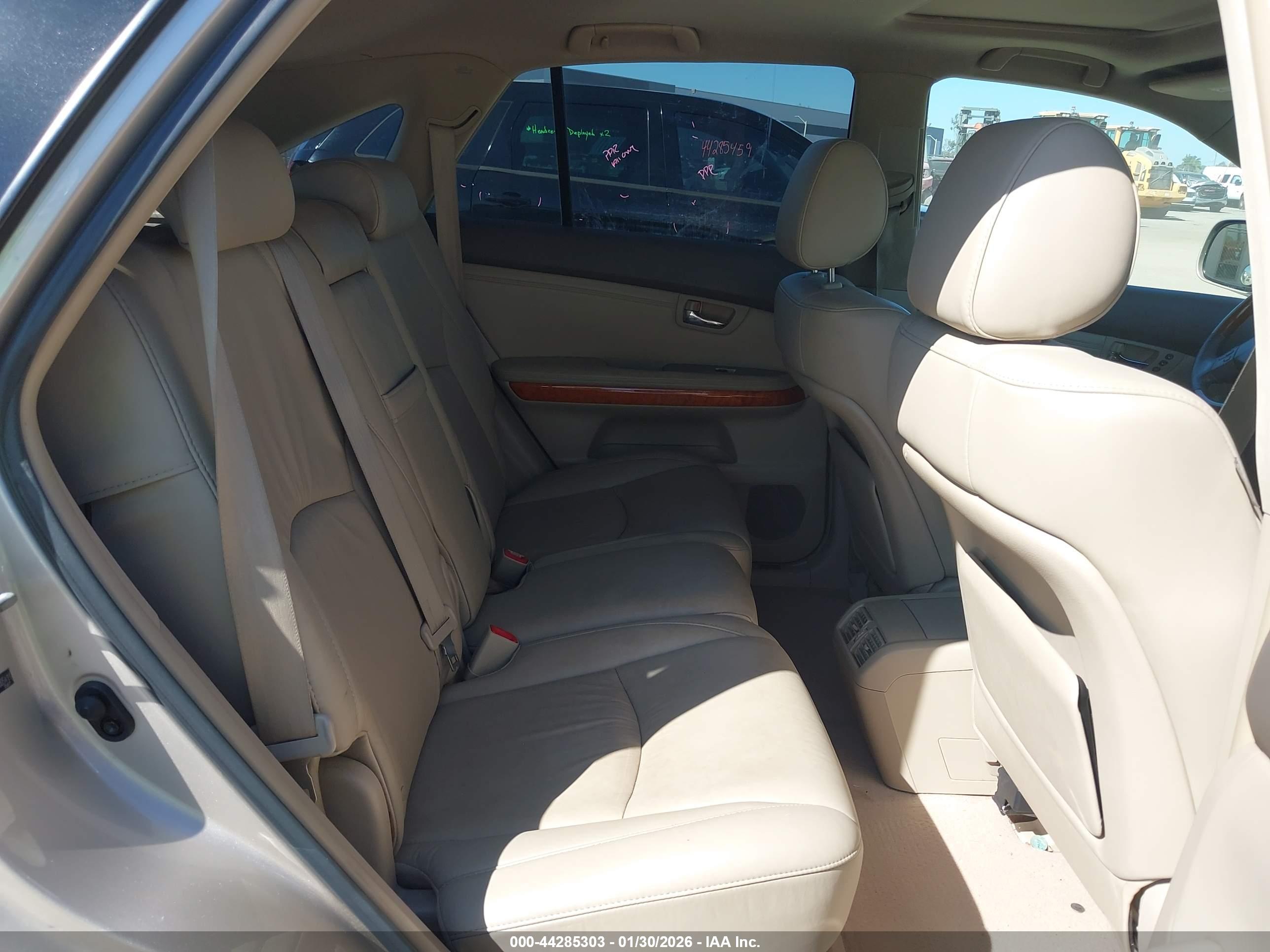 LEXUS RX image 8