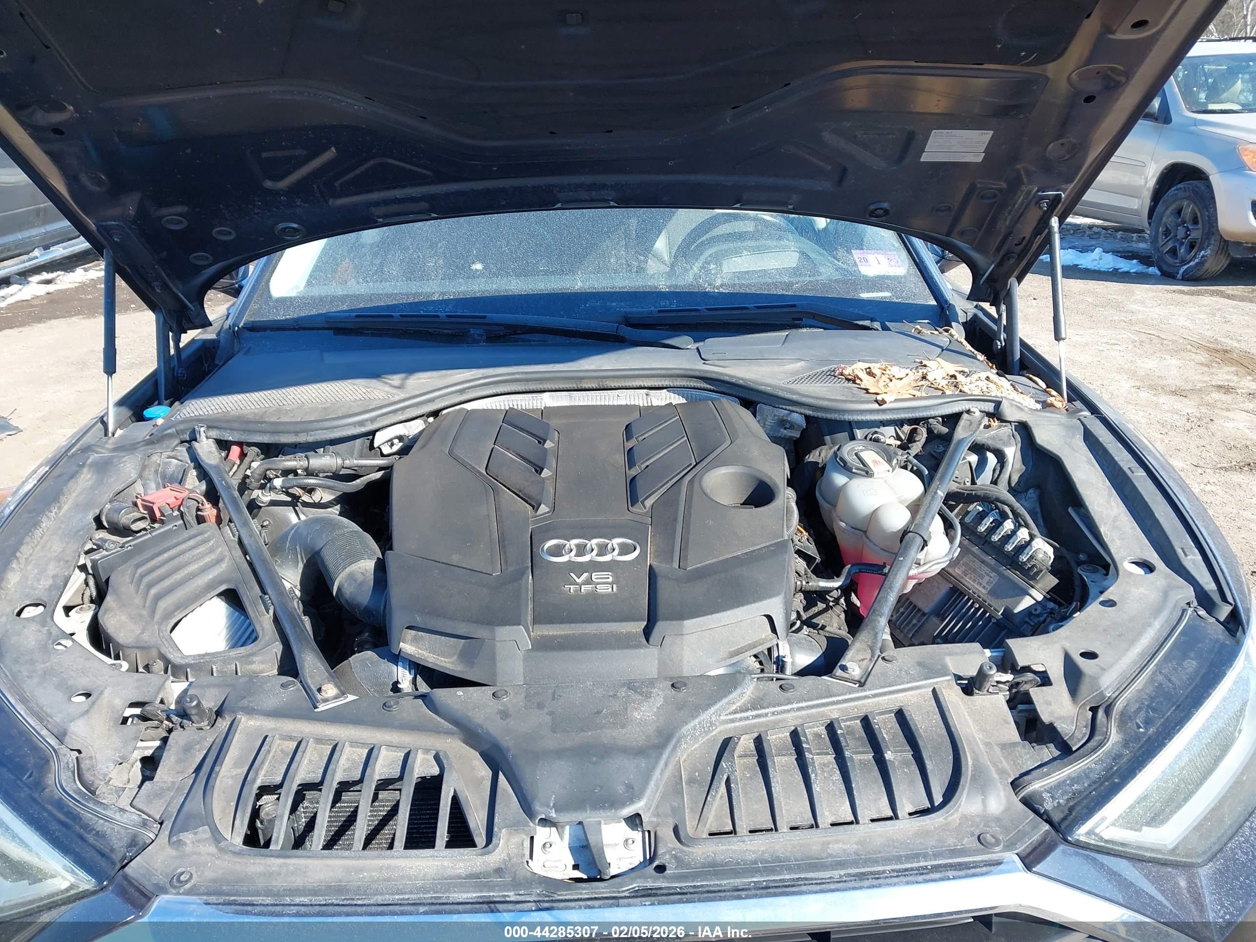AUDI A8 image 10