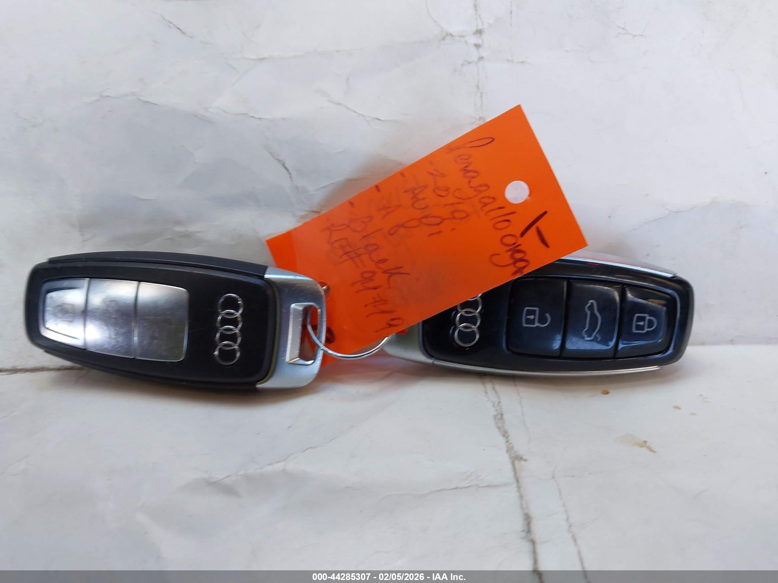 AUDI A8 image 11