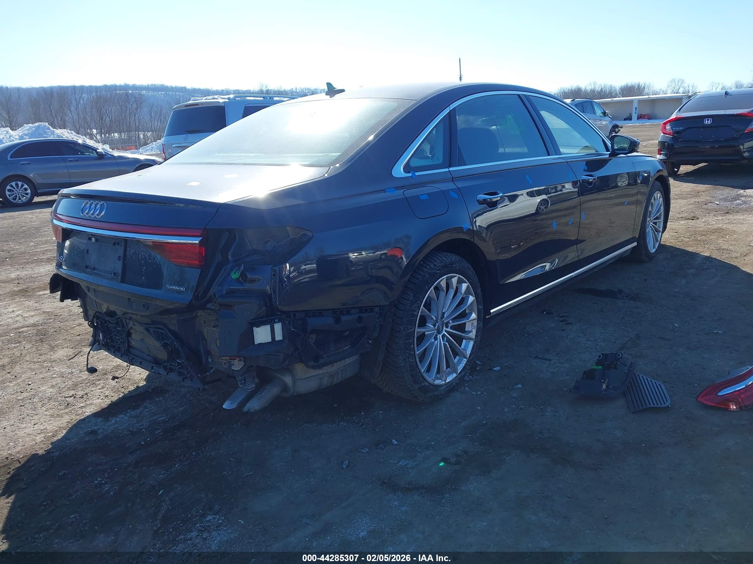 AUDI A8 image 4