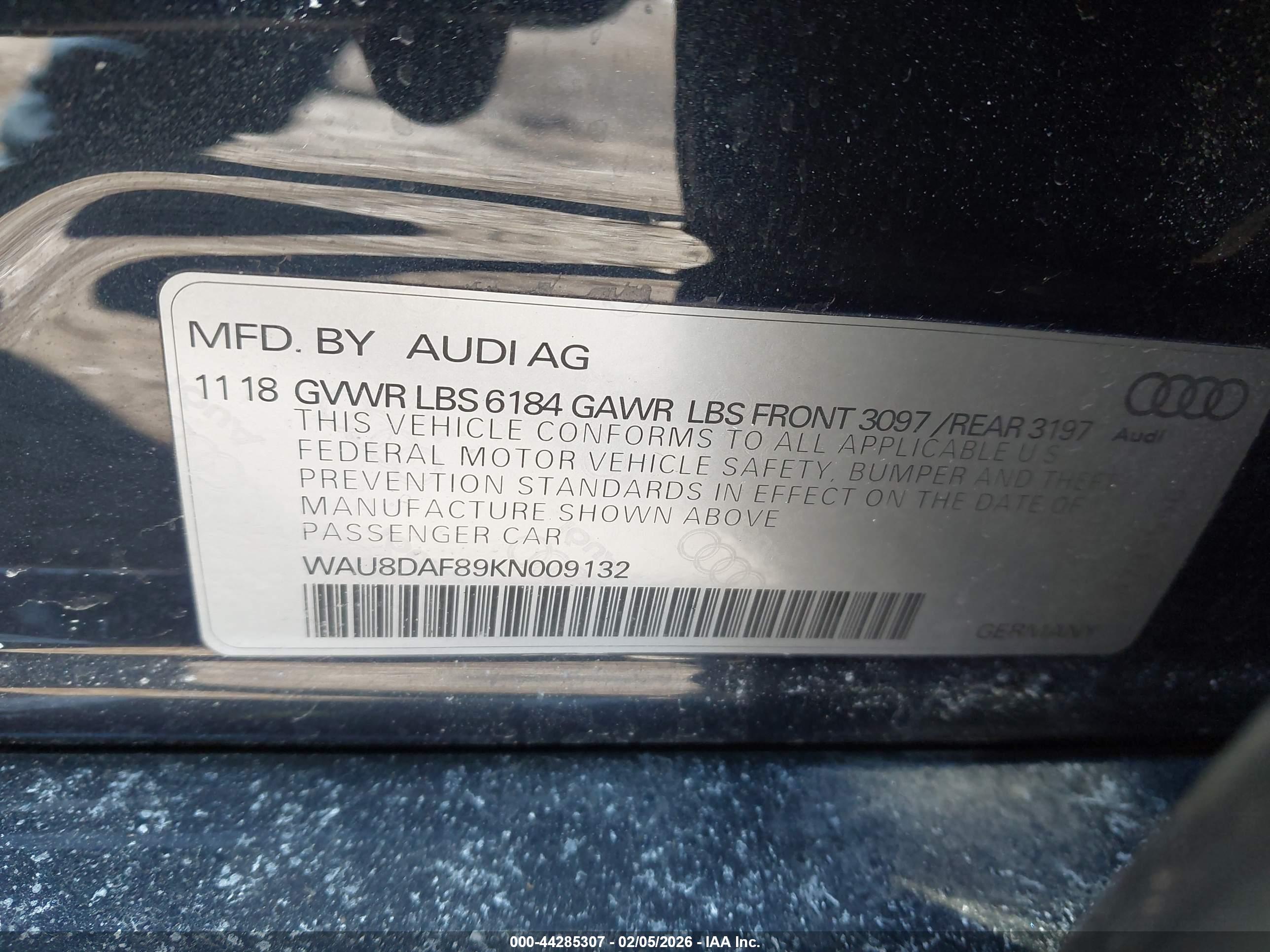 AUDI A8 image 9