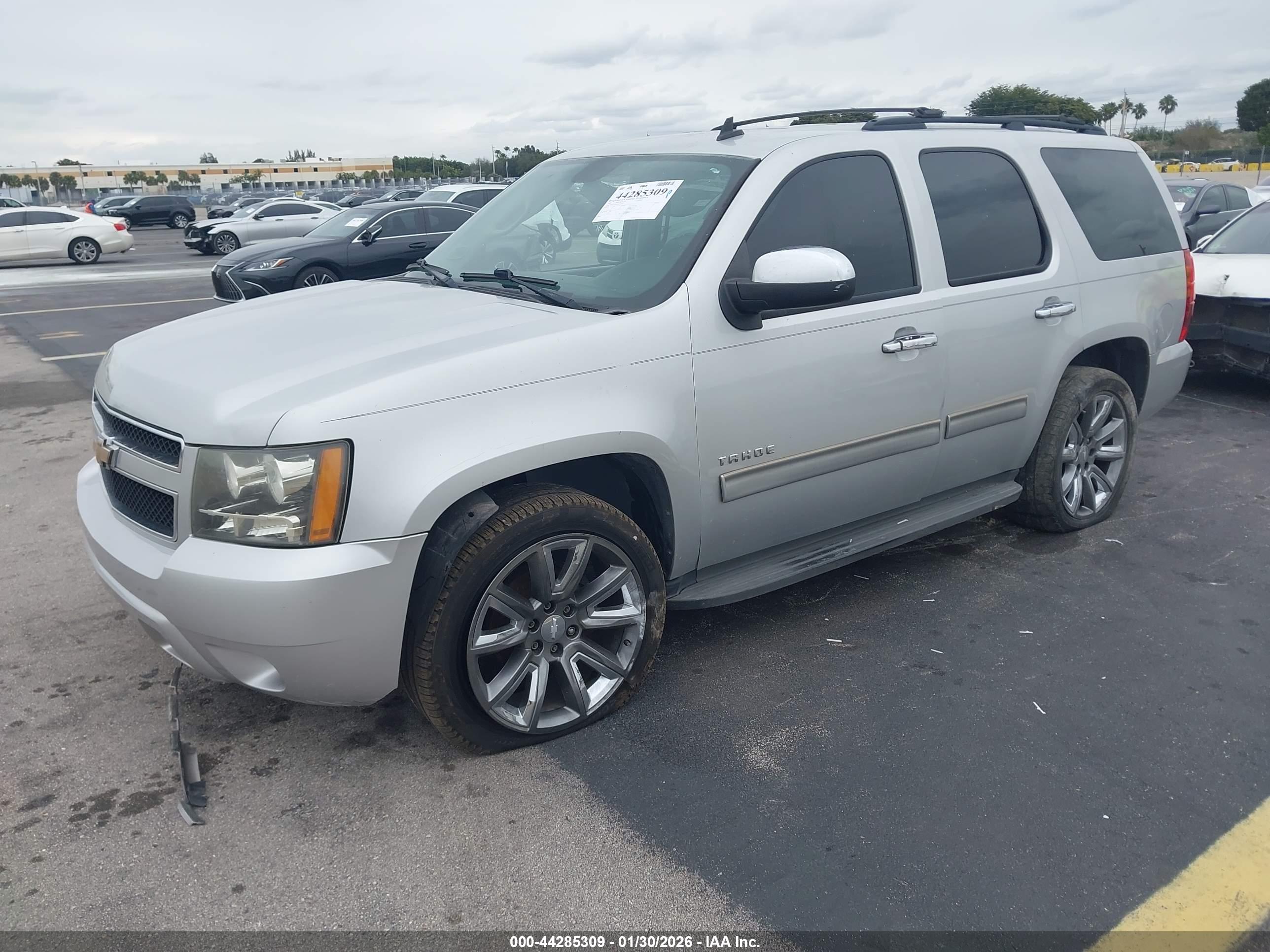 CHEVROLET TAHOE image 2