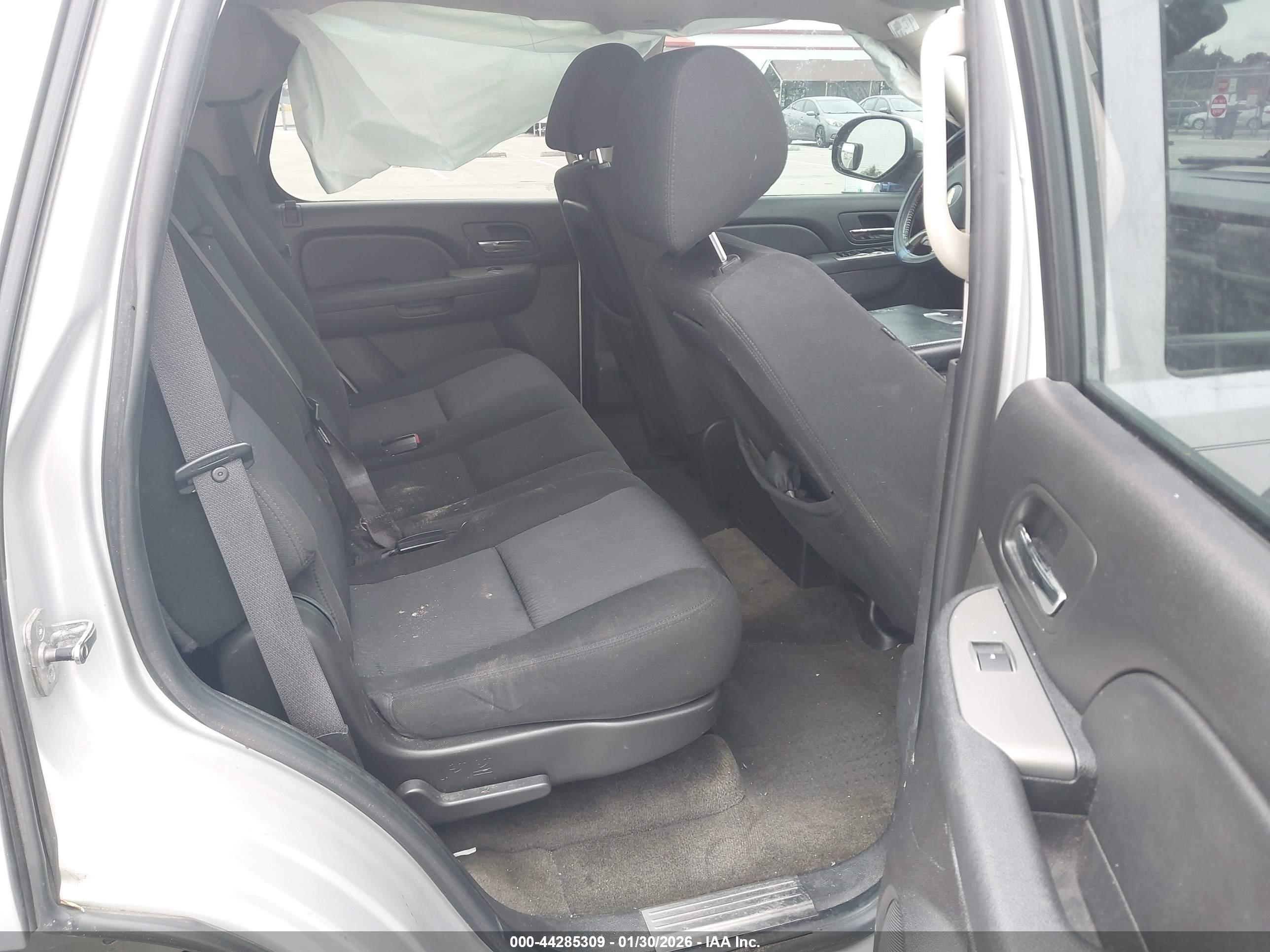 CHEVROLET TAHOE image 8