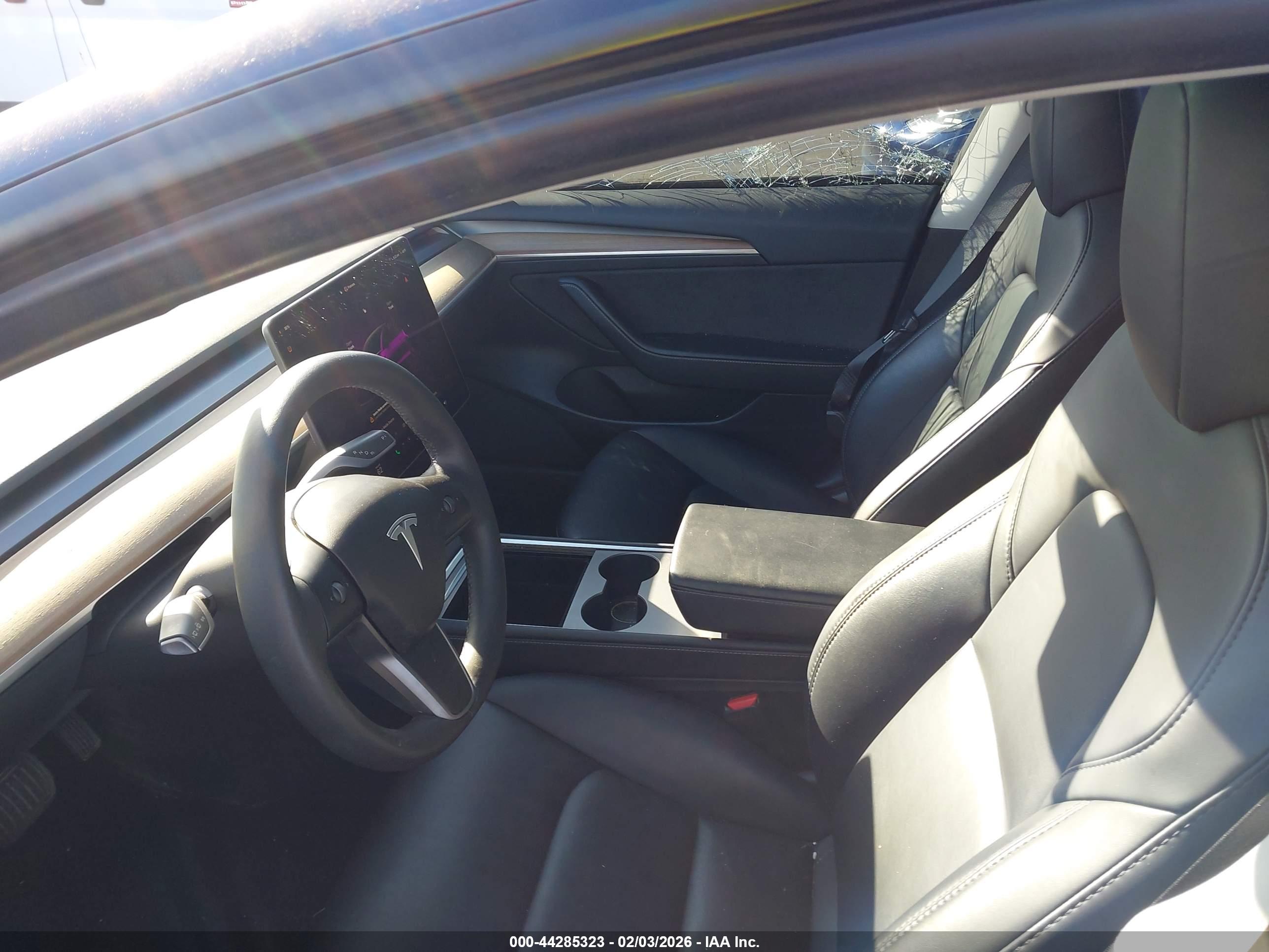 TESLA MODEL image 5