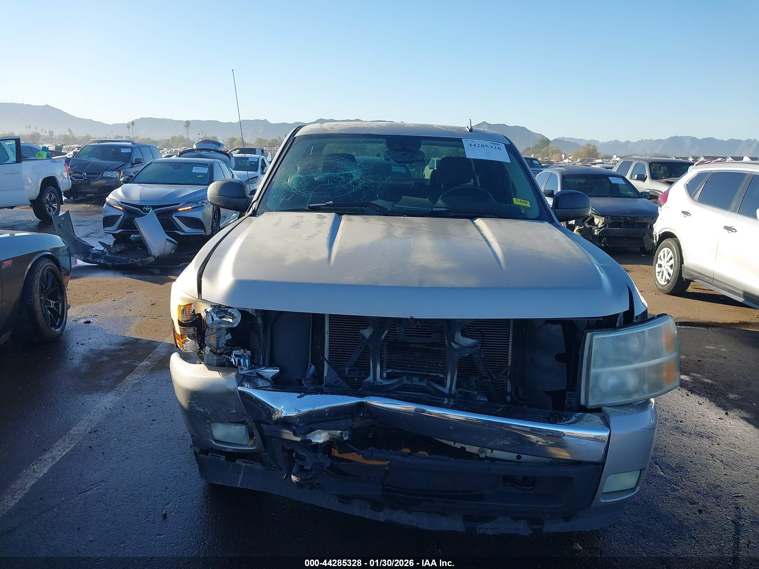 CHEVROLET SILVERADO image 6