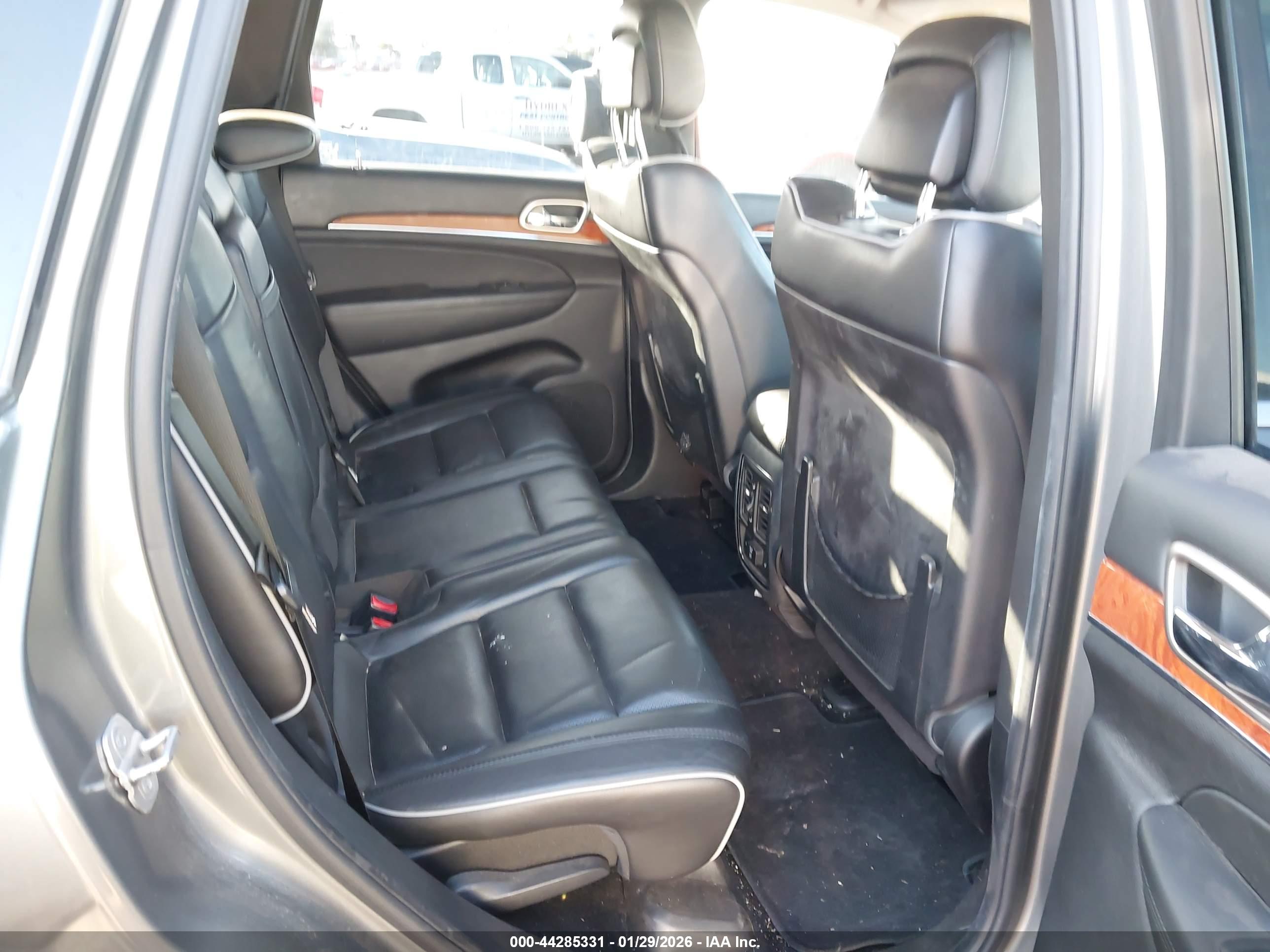 JEEP GRAND image 8