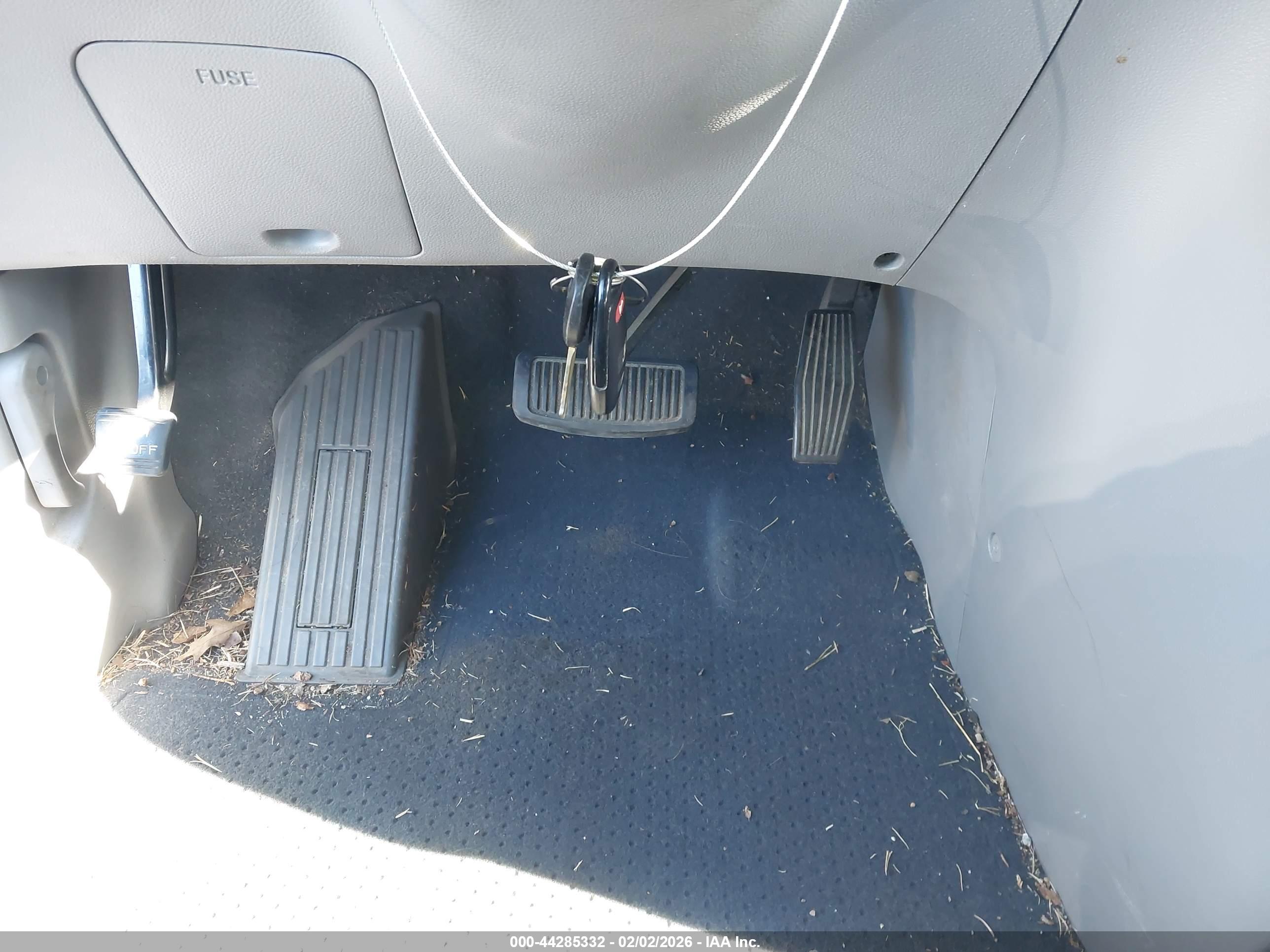 KIA SEDONA image 11