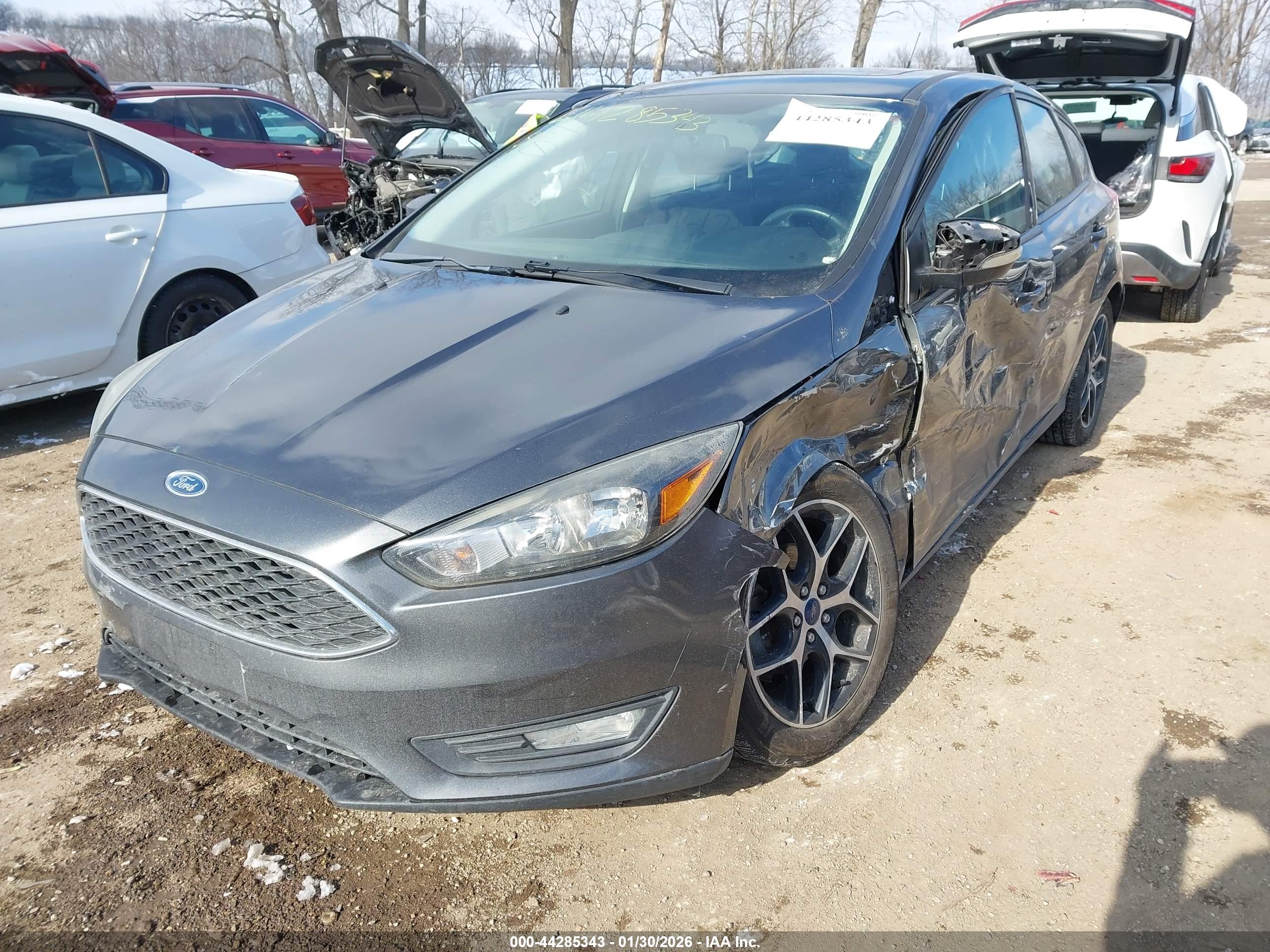 FORD FOCUS image 2