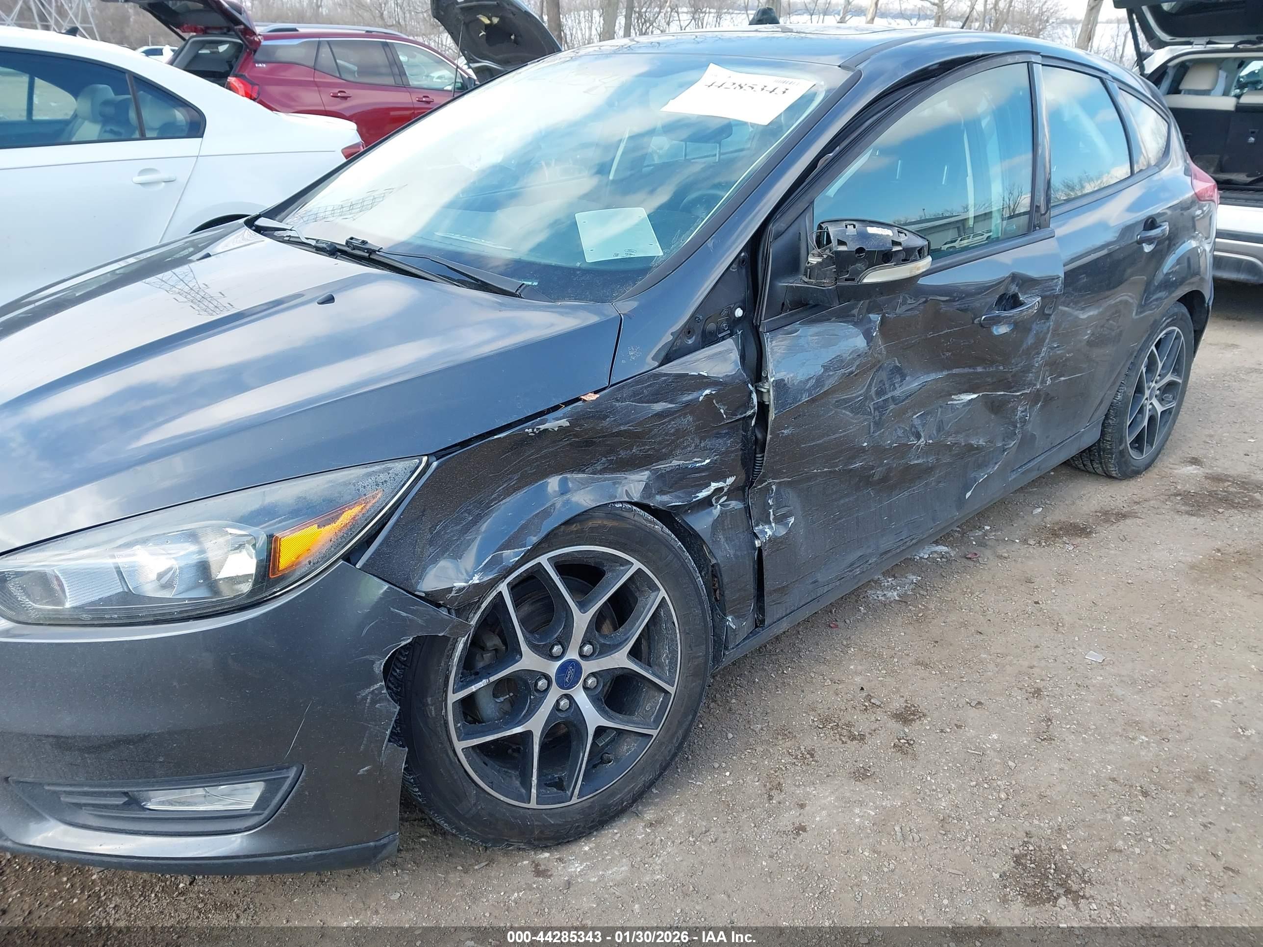 FORD FOCUS image 6