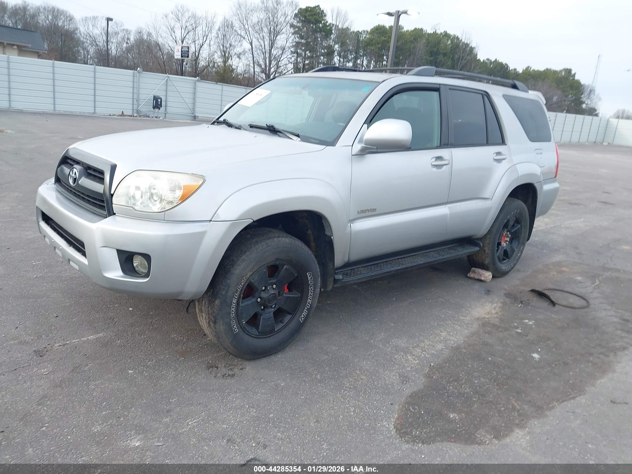 TOYOTA 4RUNNER image 2