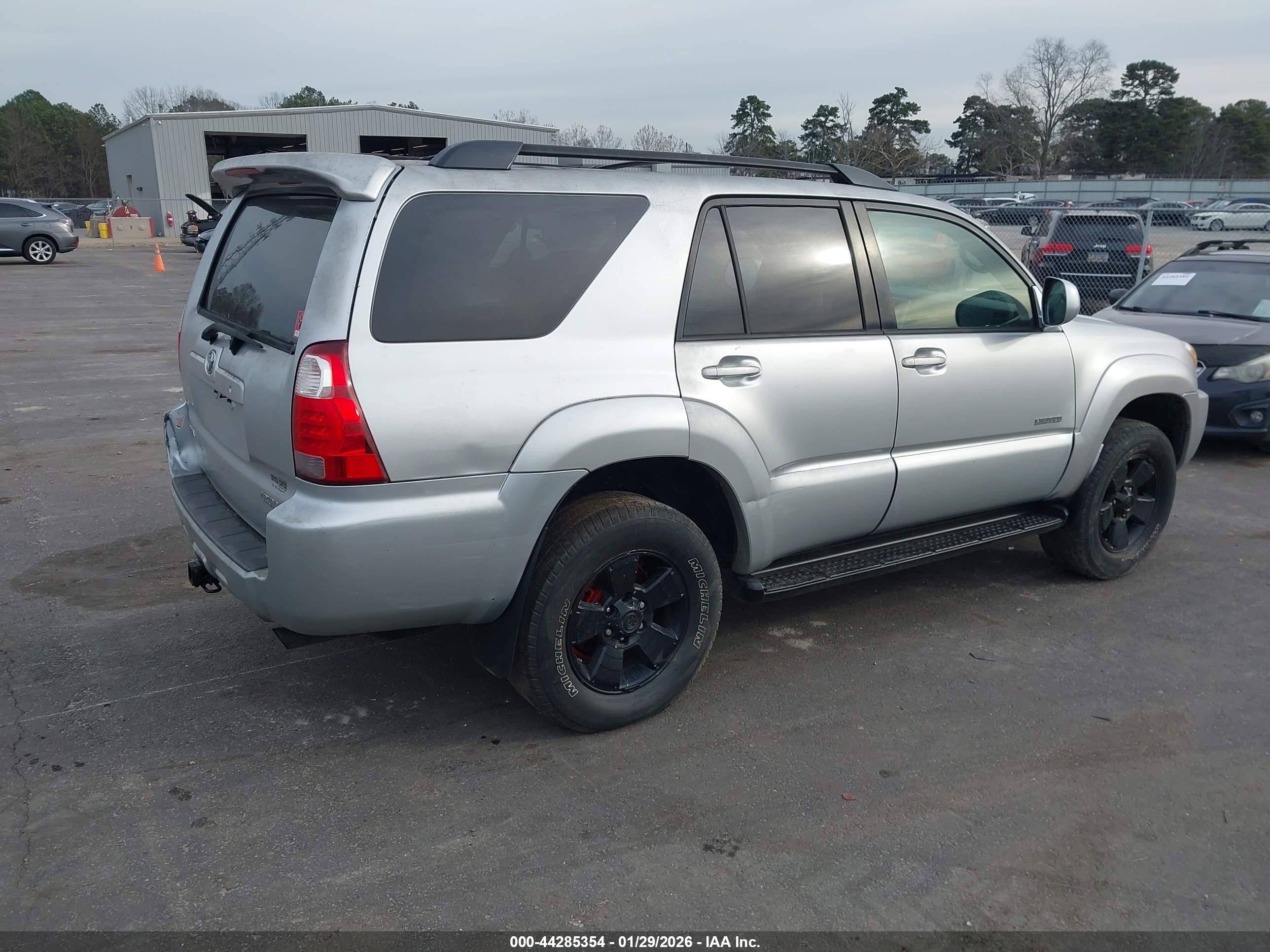 TOYOTA 4RUNNER image 4