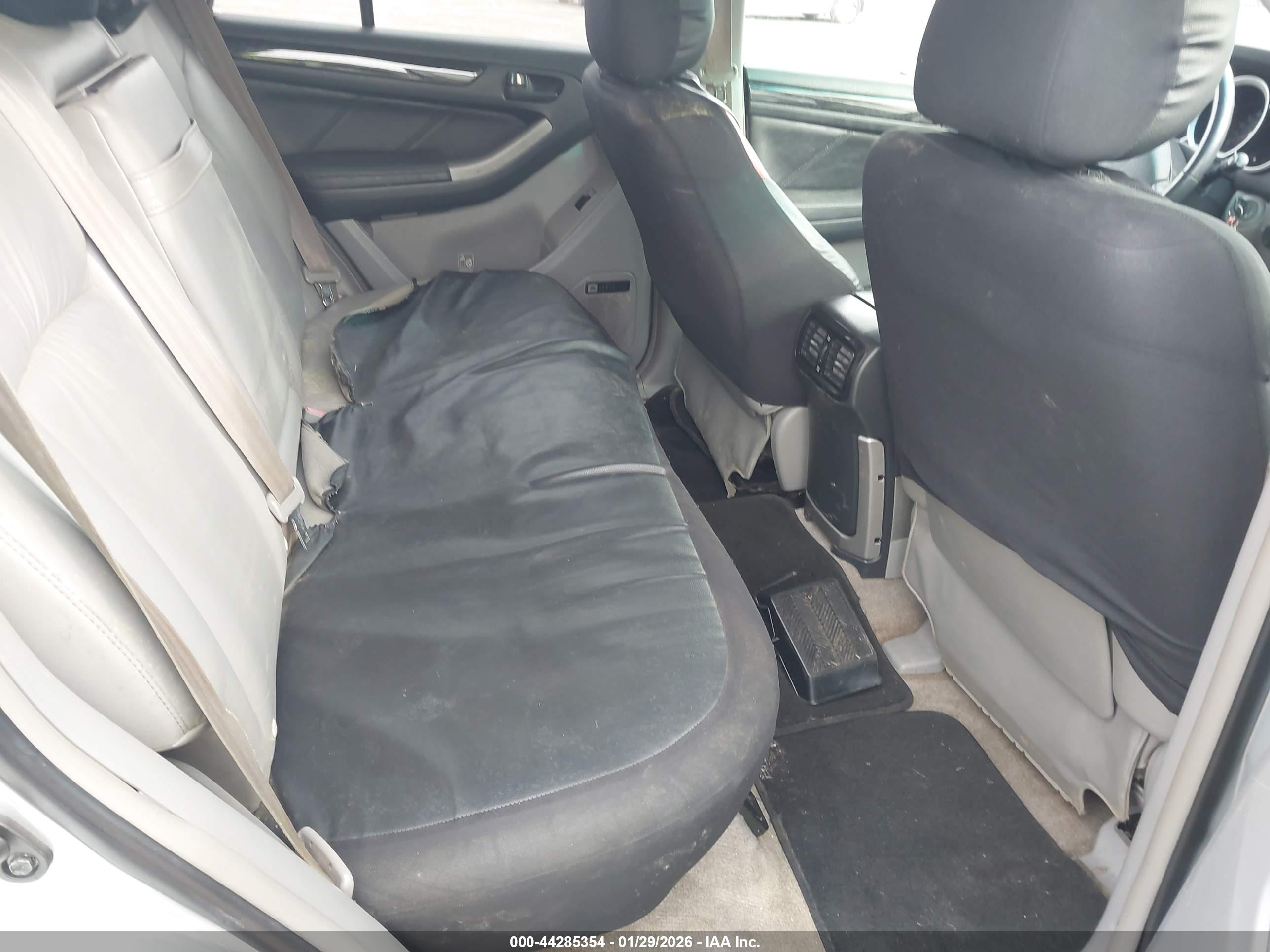 TOYOTA 4RUNNER image 8