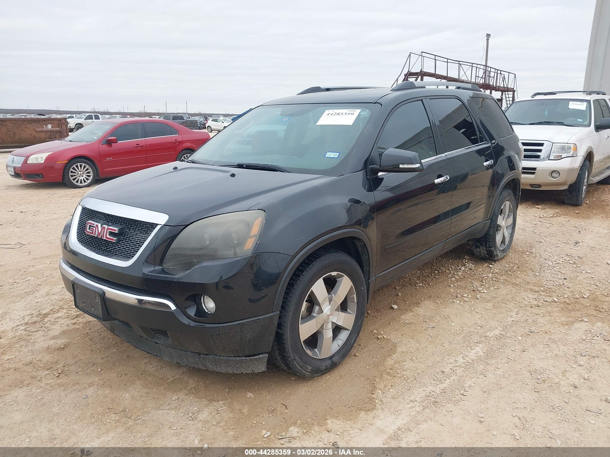 GMC ACADIA image 2