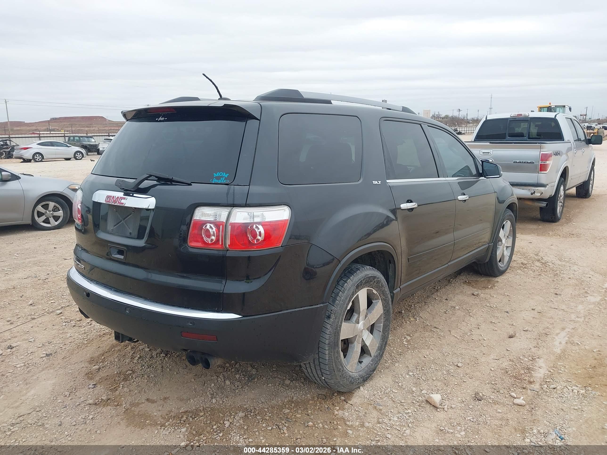 GMC ACADIA image 4