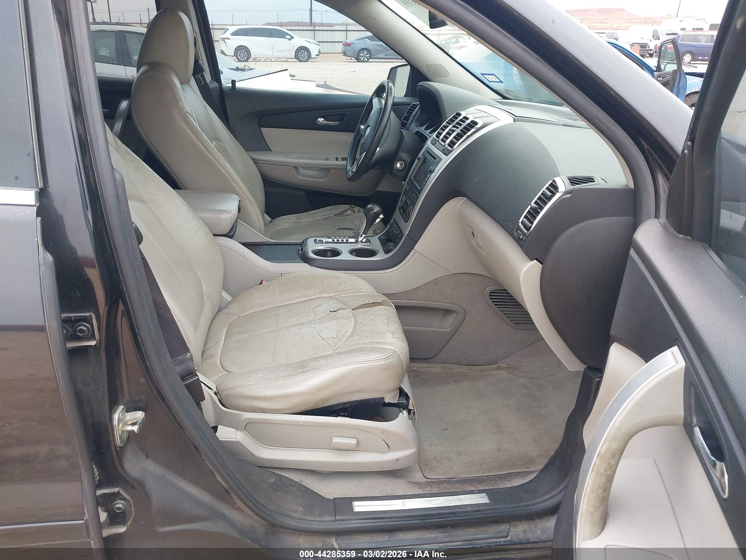 GMC ACADIA image 5