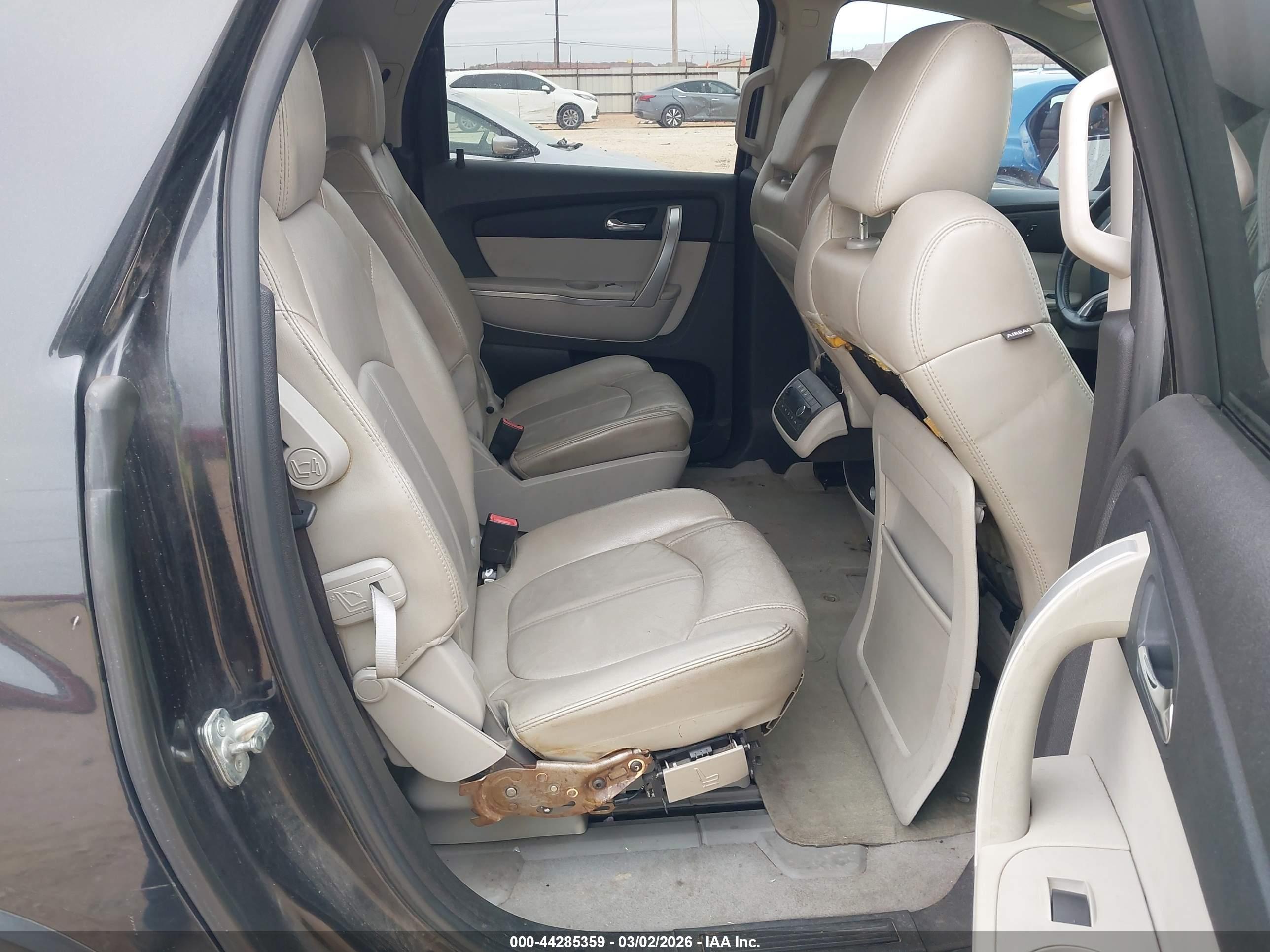 GMC ACADIA image 8