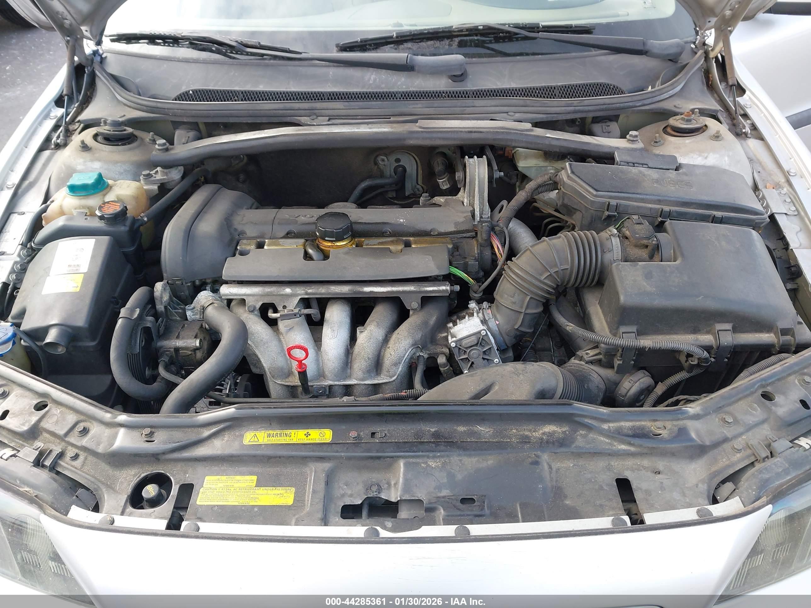 VOLVO S60 image 10
