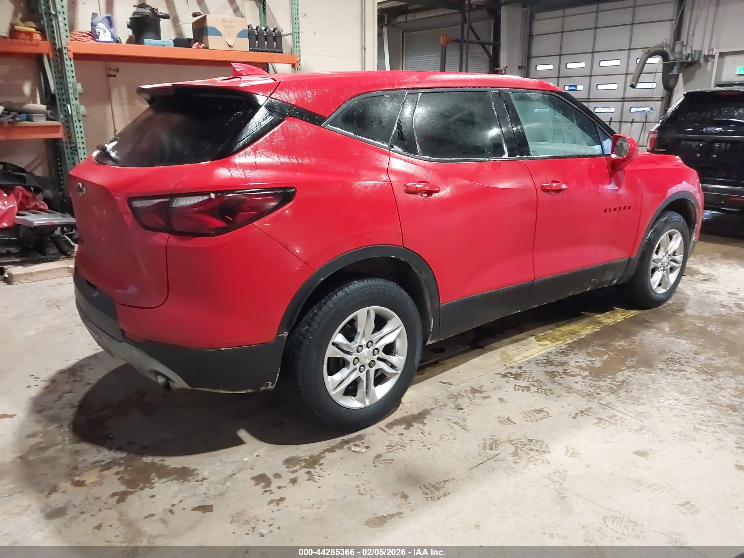 CHEVROLET BLAZER image 4