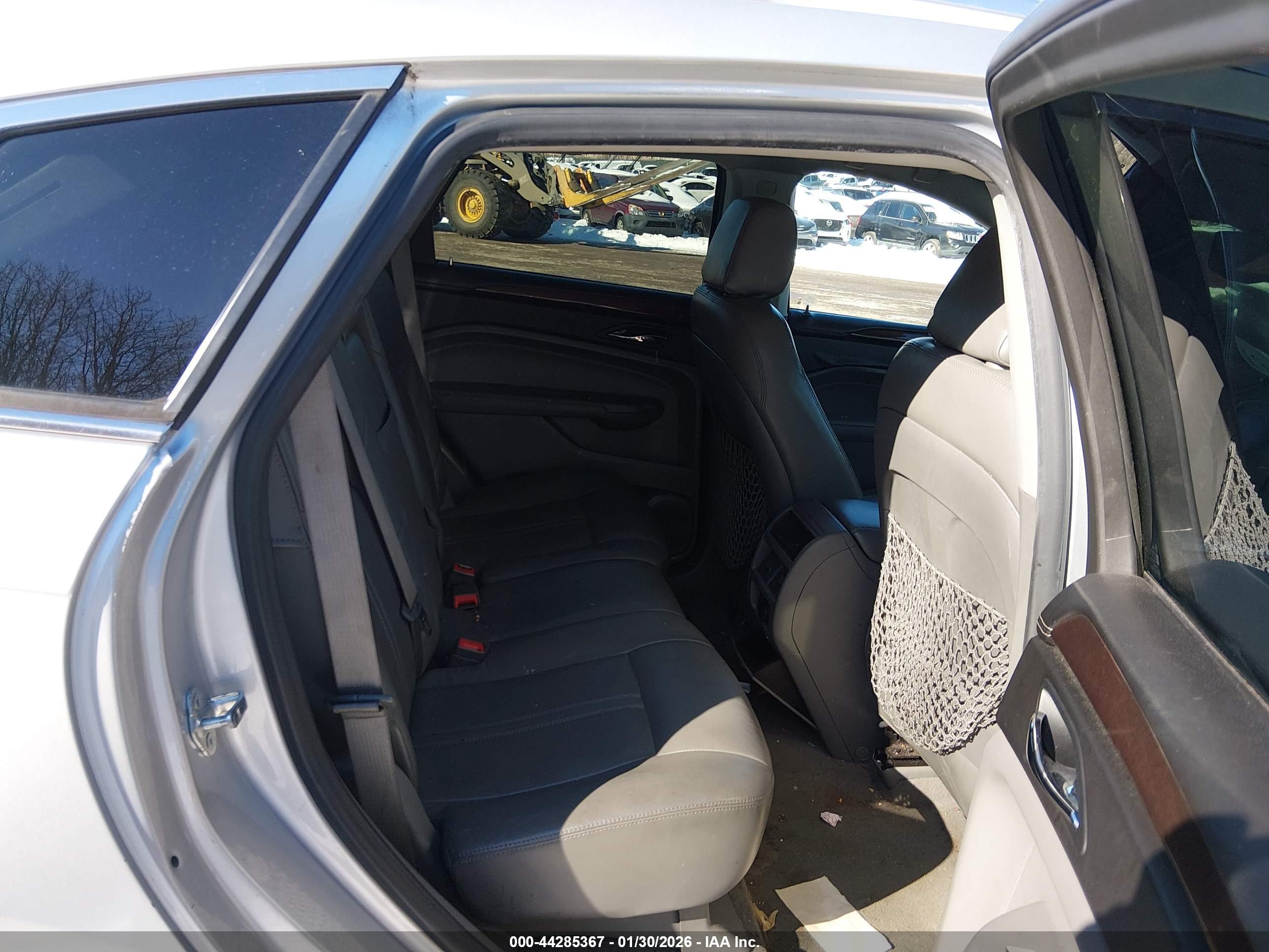 CADILLAC SRX image 8