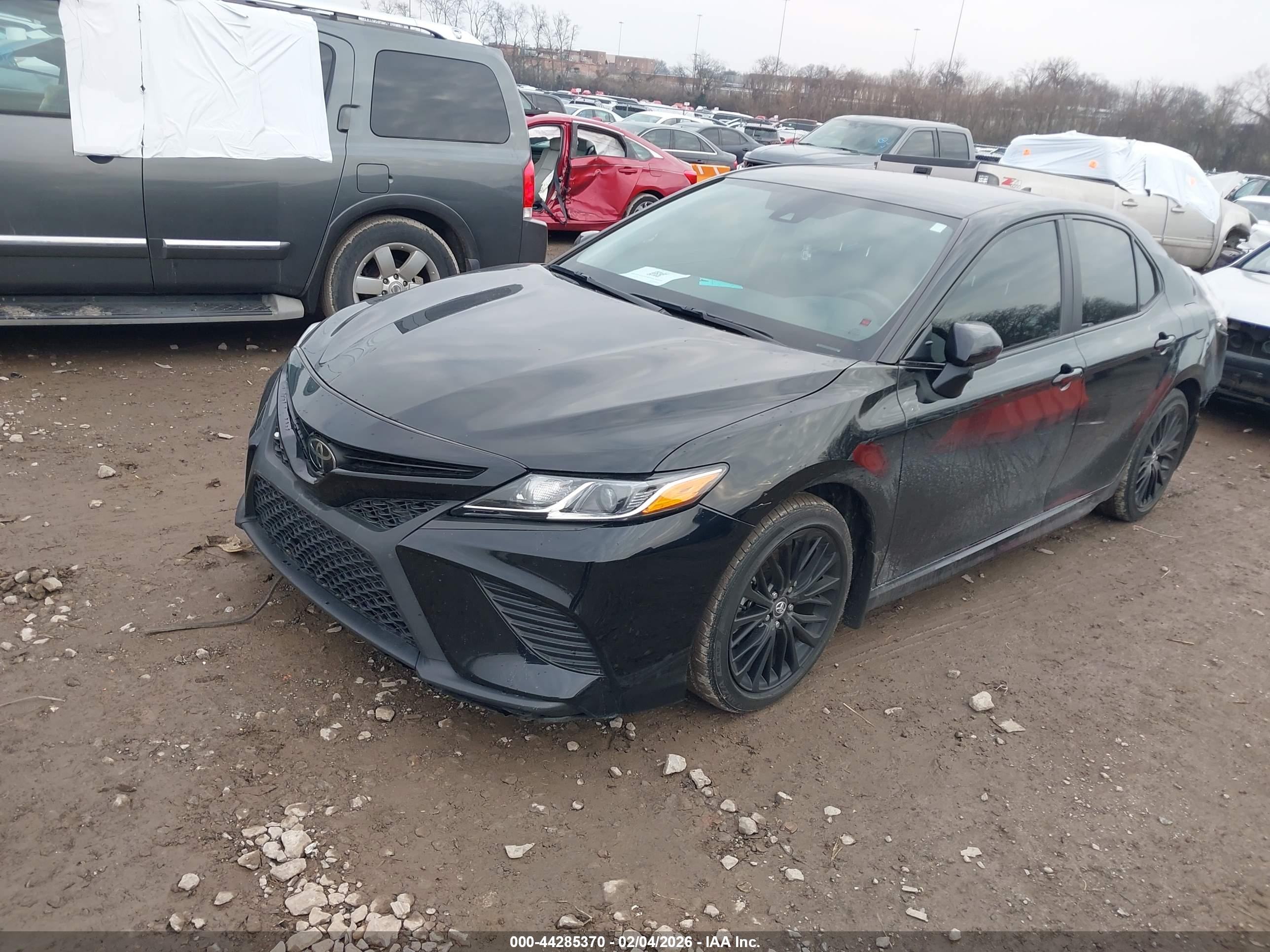 TOYOTA CAMRY image 2