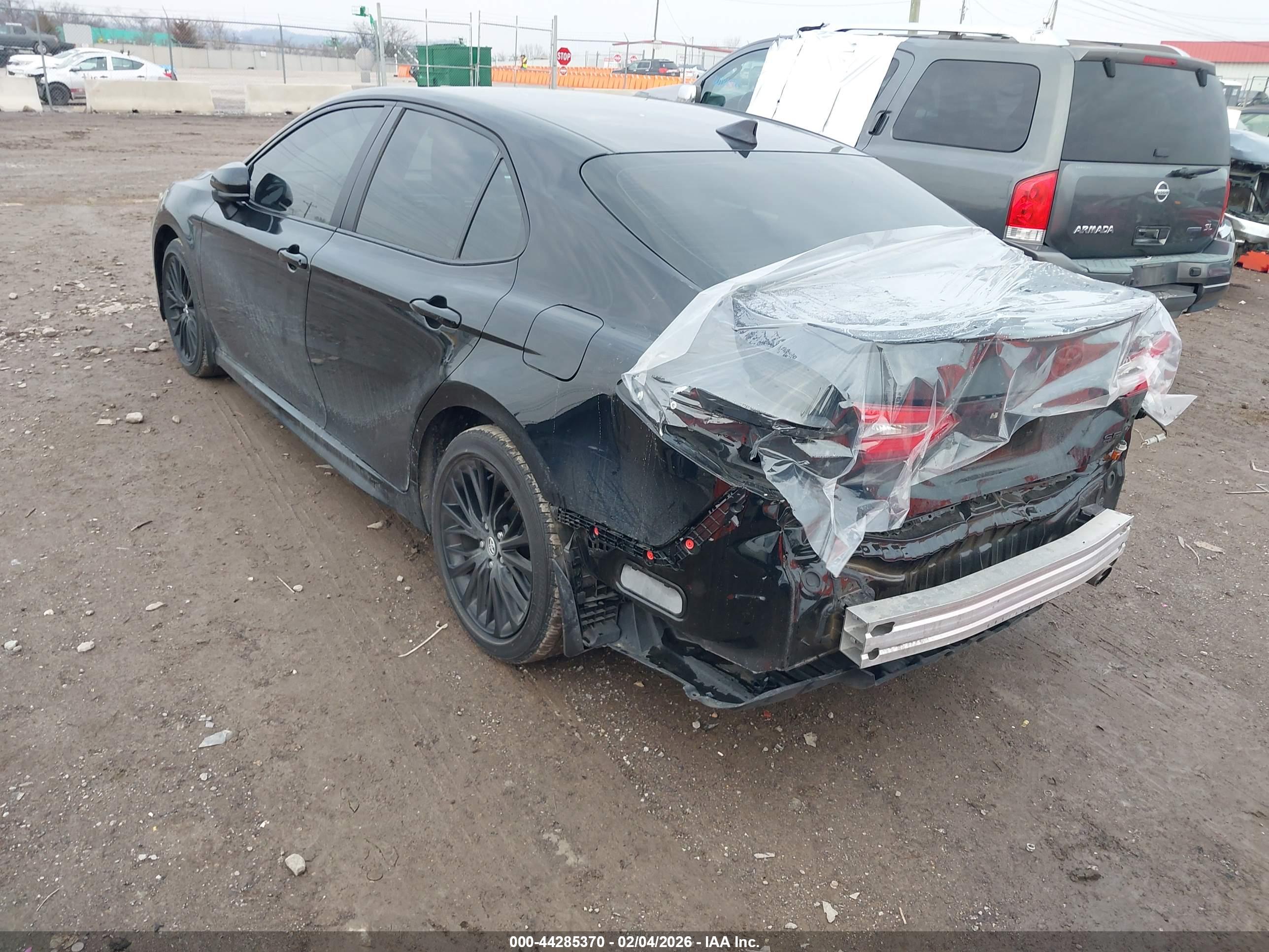 TOYOTA CAMRY image 3