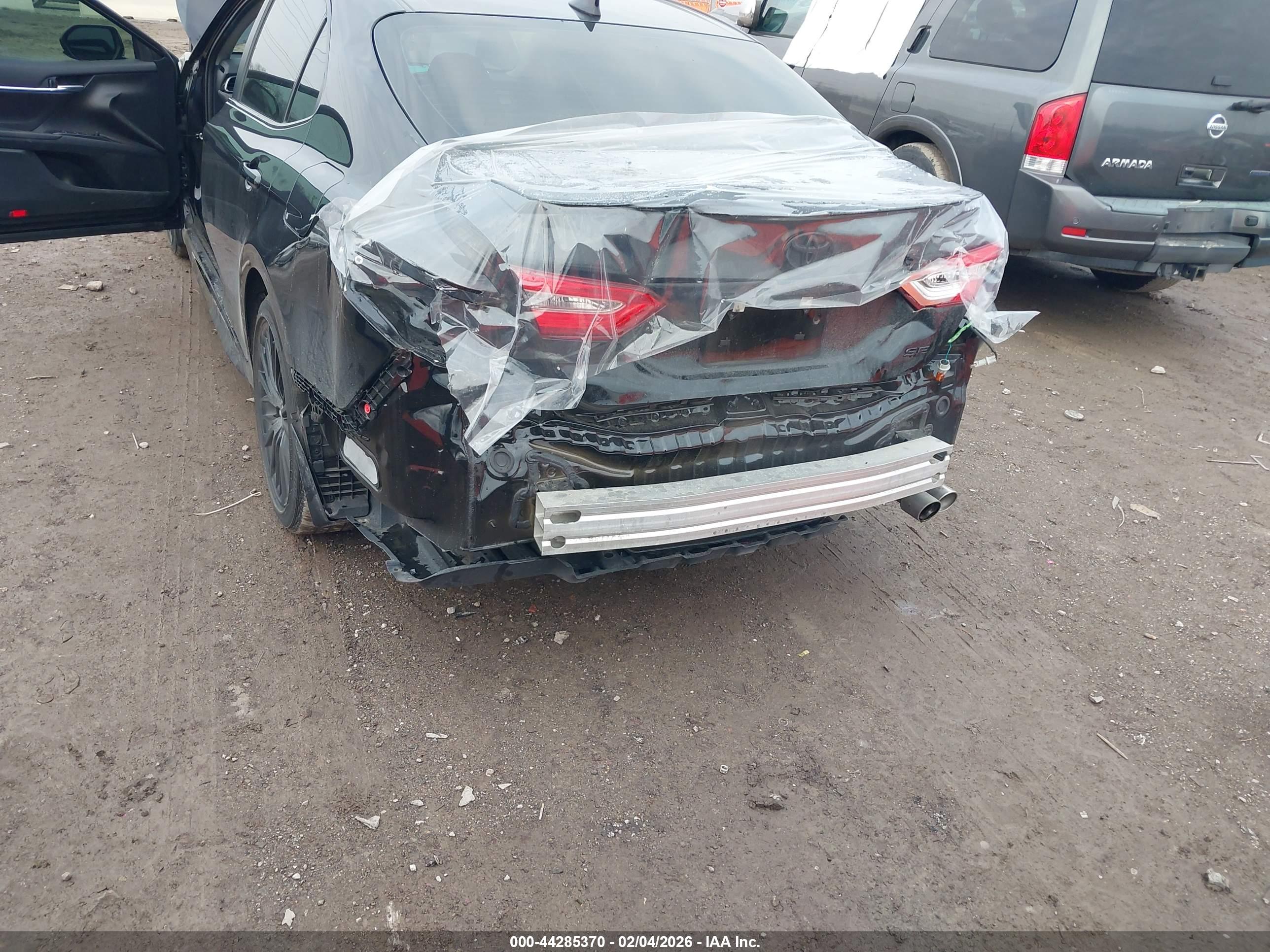 TOYOTA CAMRY image 6