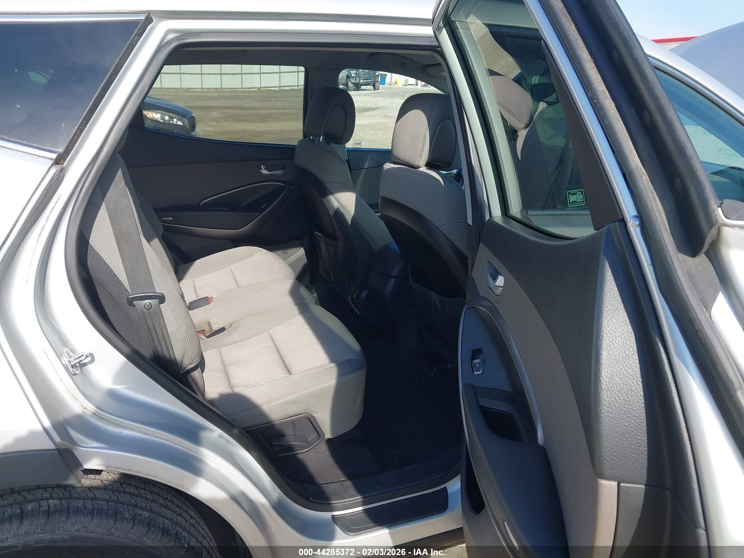 HYUNDAI SANTA image 8