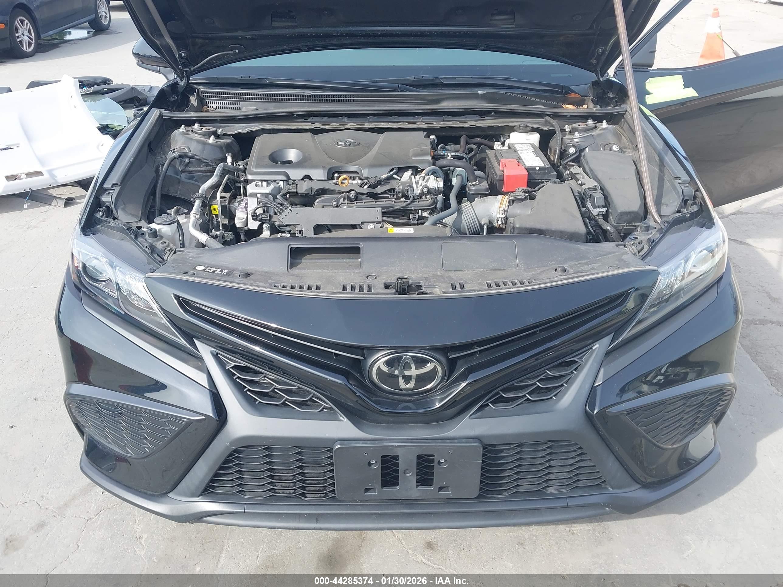 TOYOTA CAMRY image 10