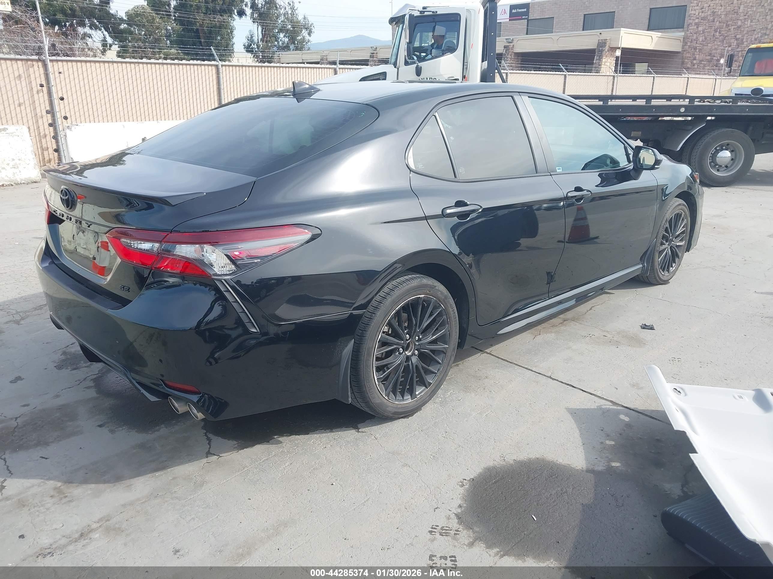 TOYOTA CAMRY image 4