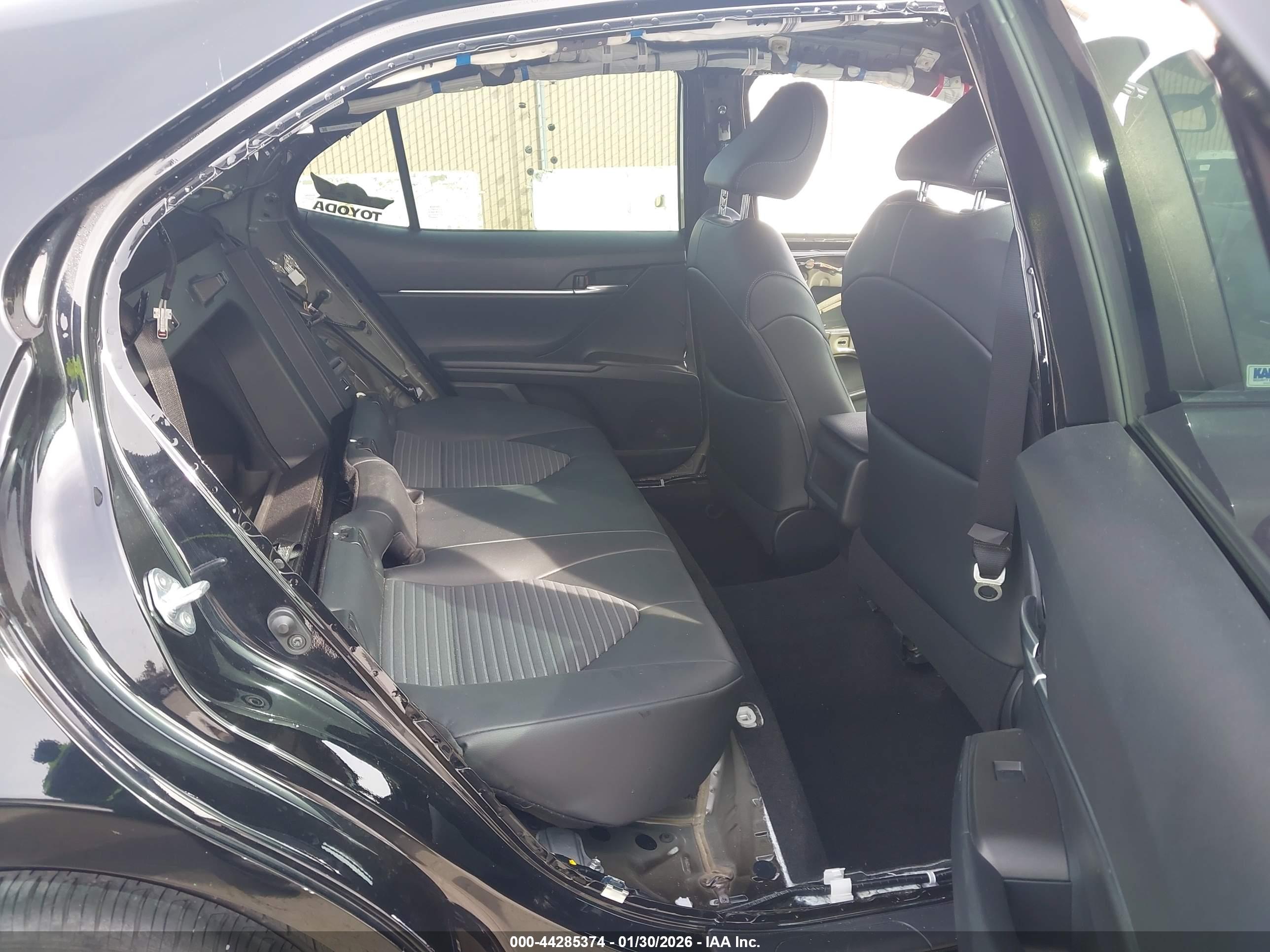 TOYOTA CAMRY image 8