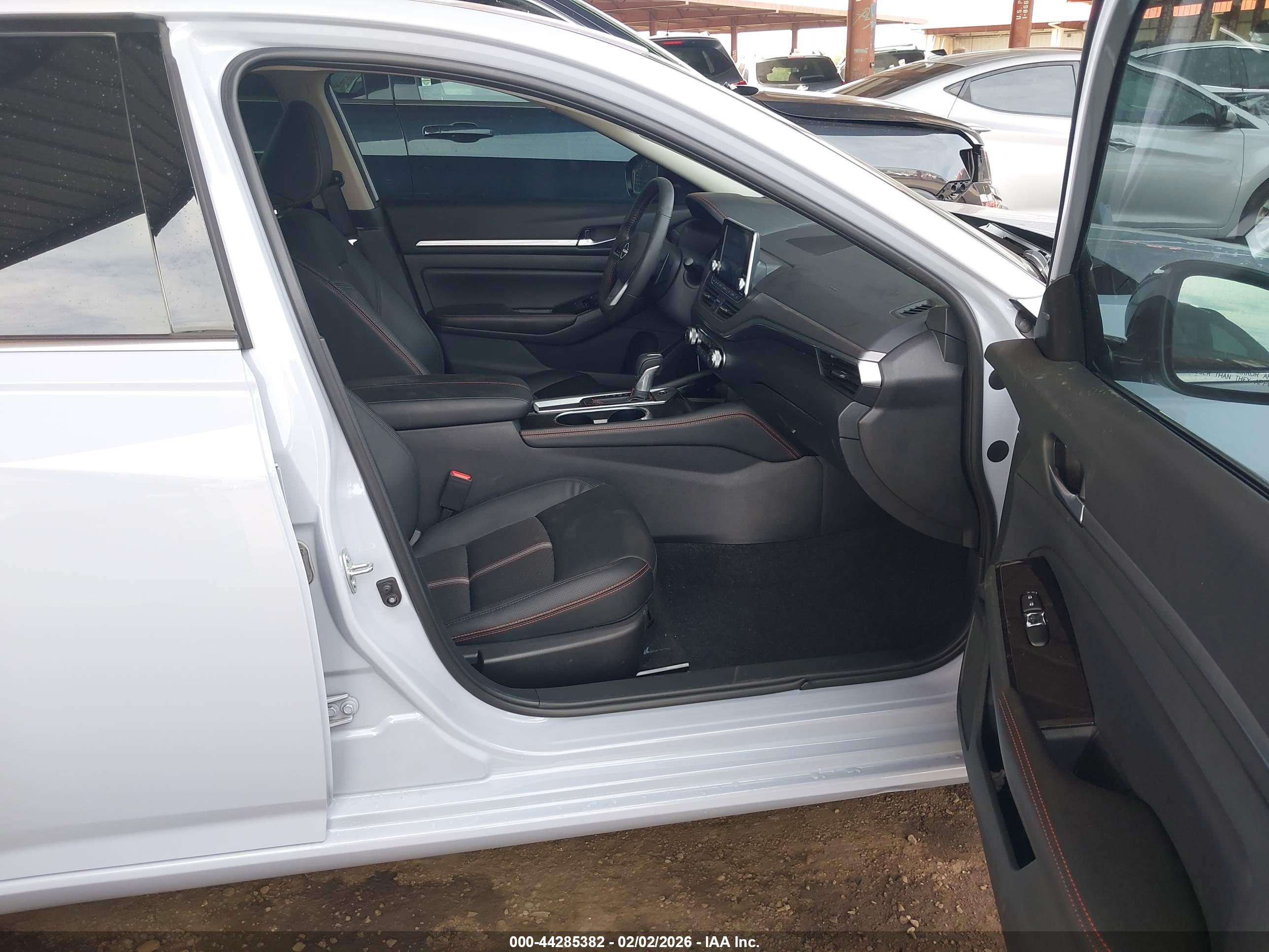 NISSAN ALTIMA image 5