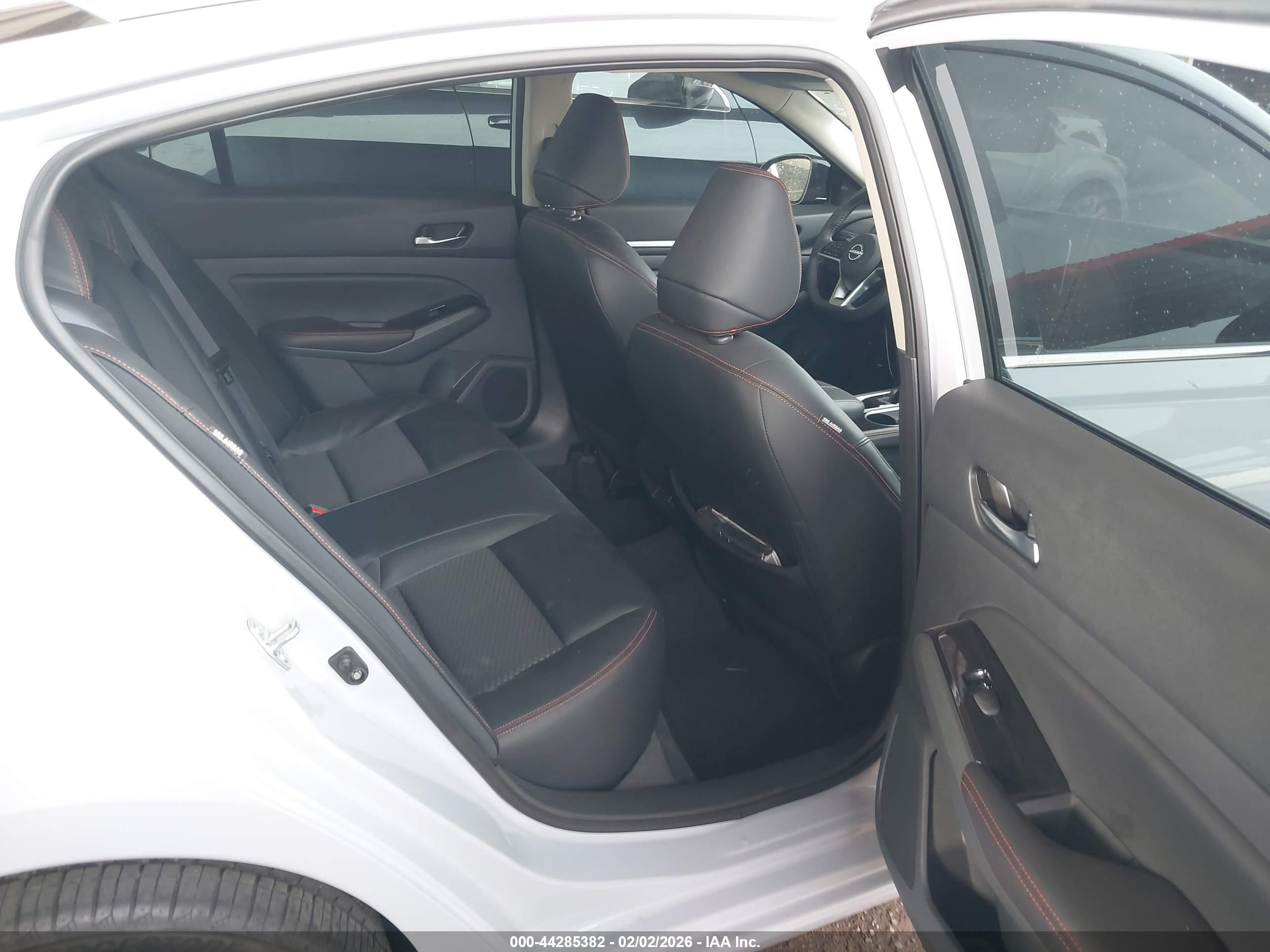 NISSAN ALTIMA image 8