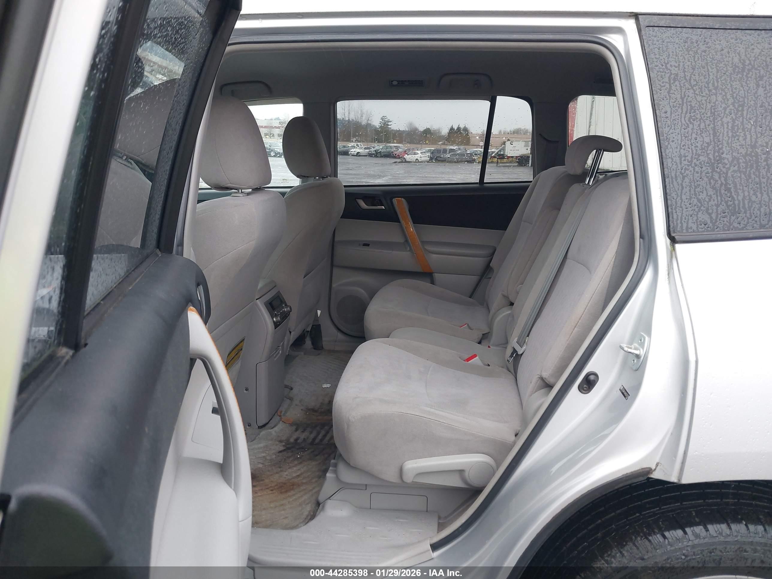 TOYOTA HIGHLANDER image 8