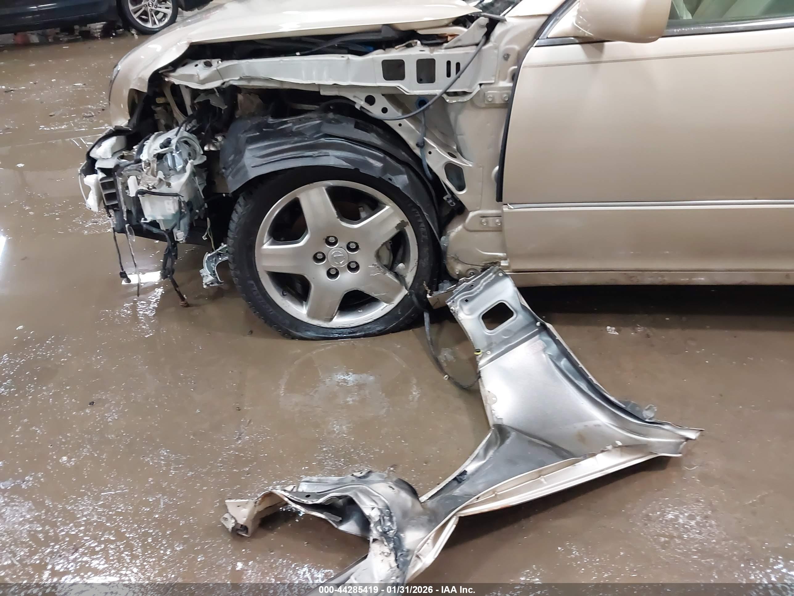 LEXUS LS image 6