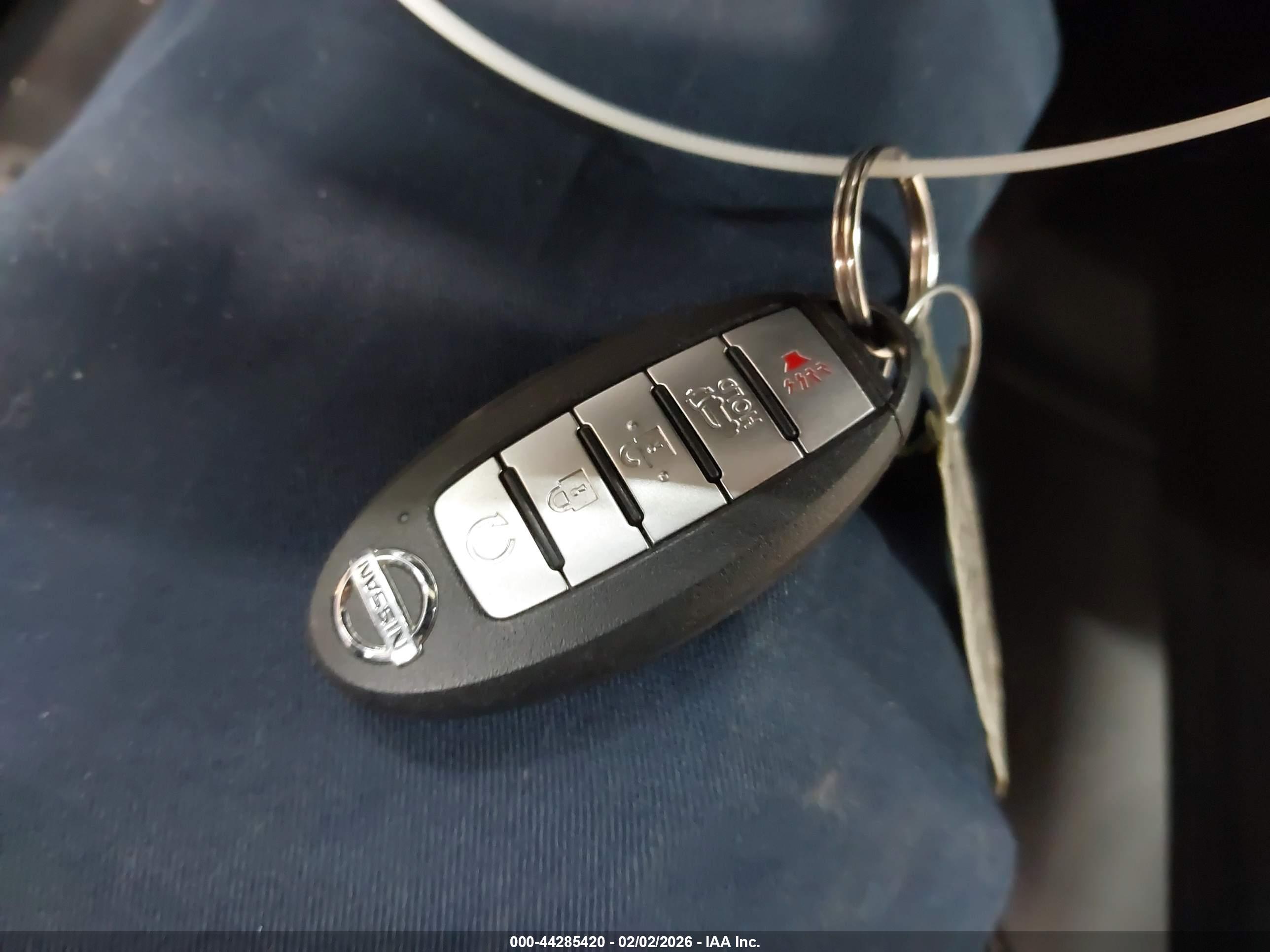NISSAN ROGUE image 11
