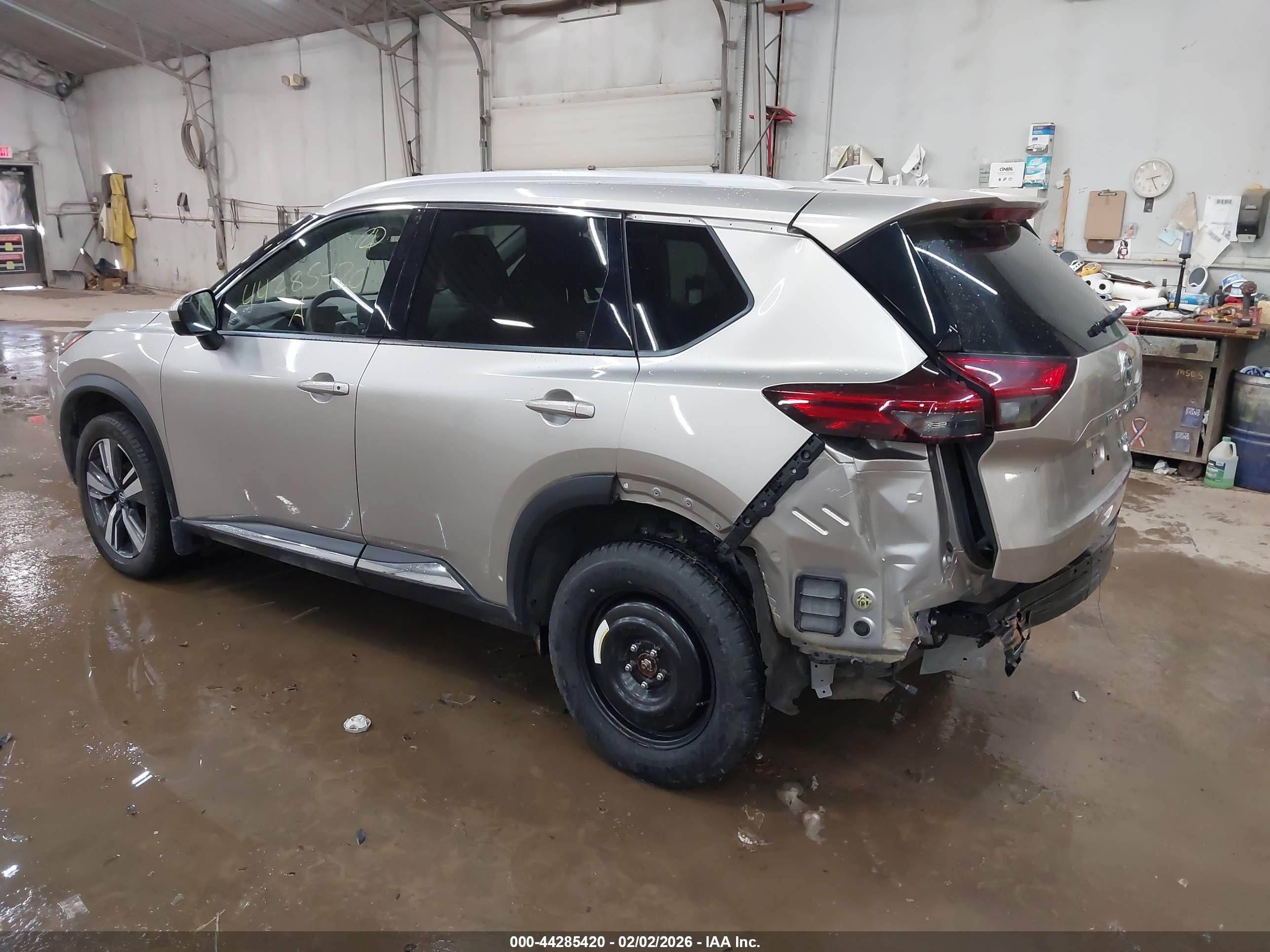 NISSAN ROGUE image 3