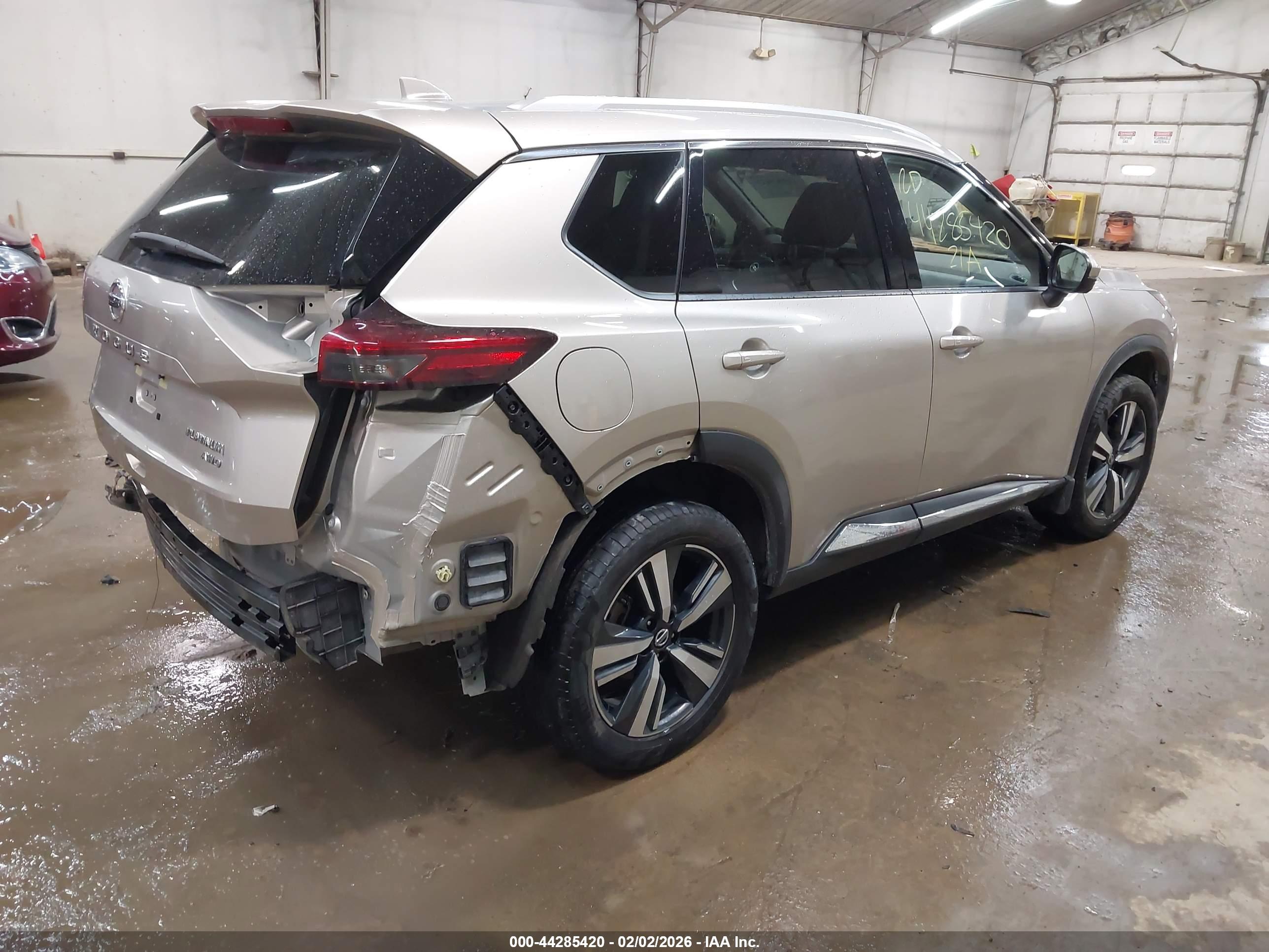 NISSAN ROGUE image 4