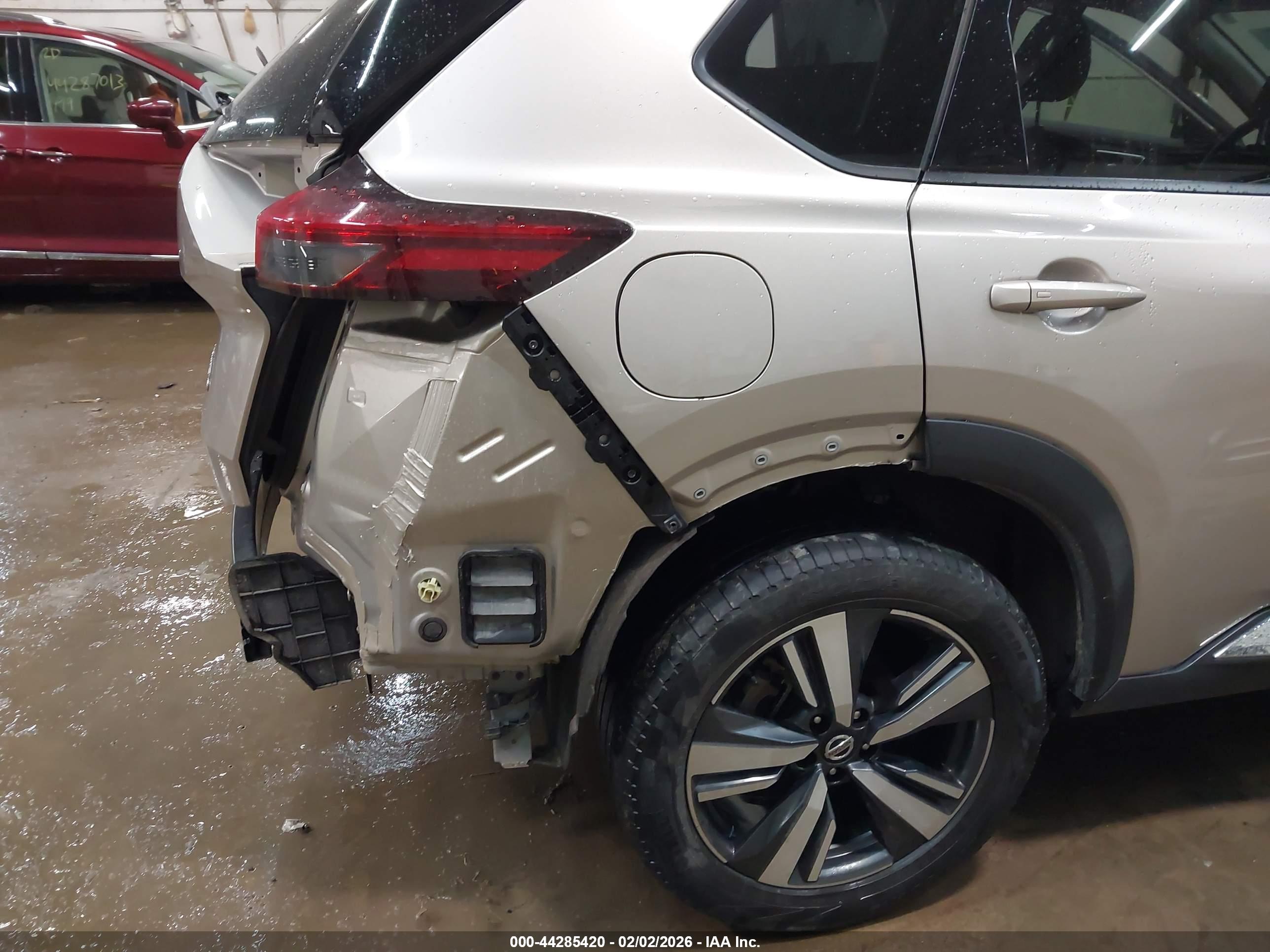 NISSAN ROGUE image 6