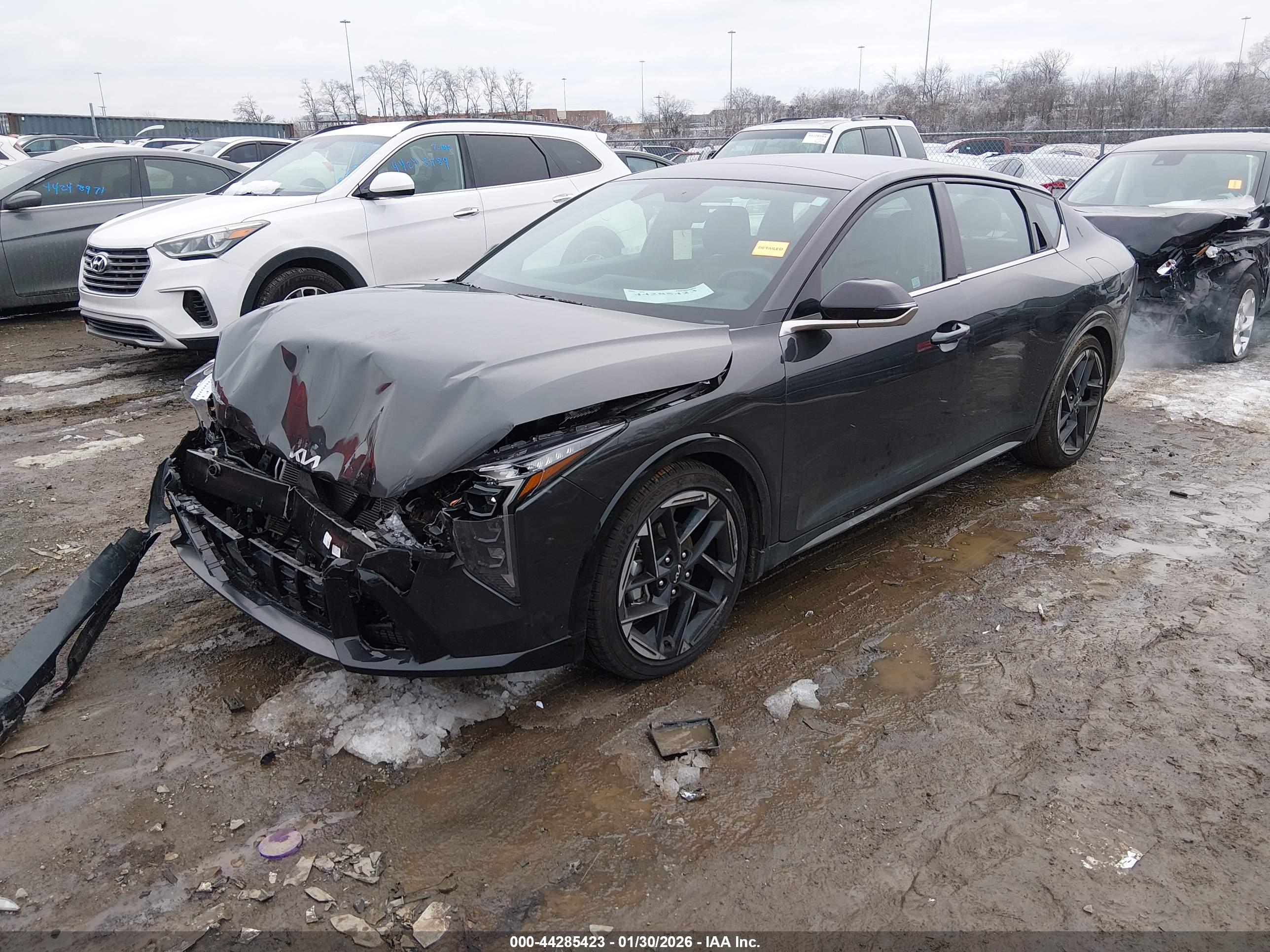 KIA K4 image 2