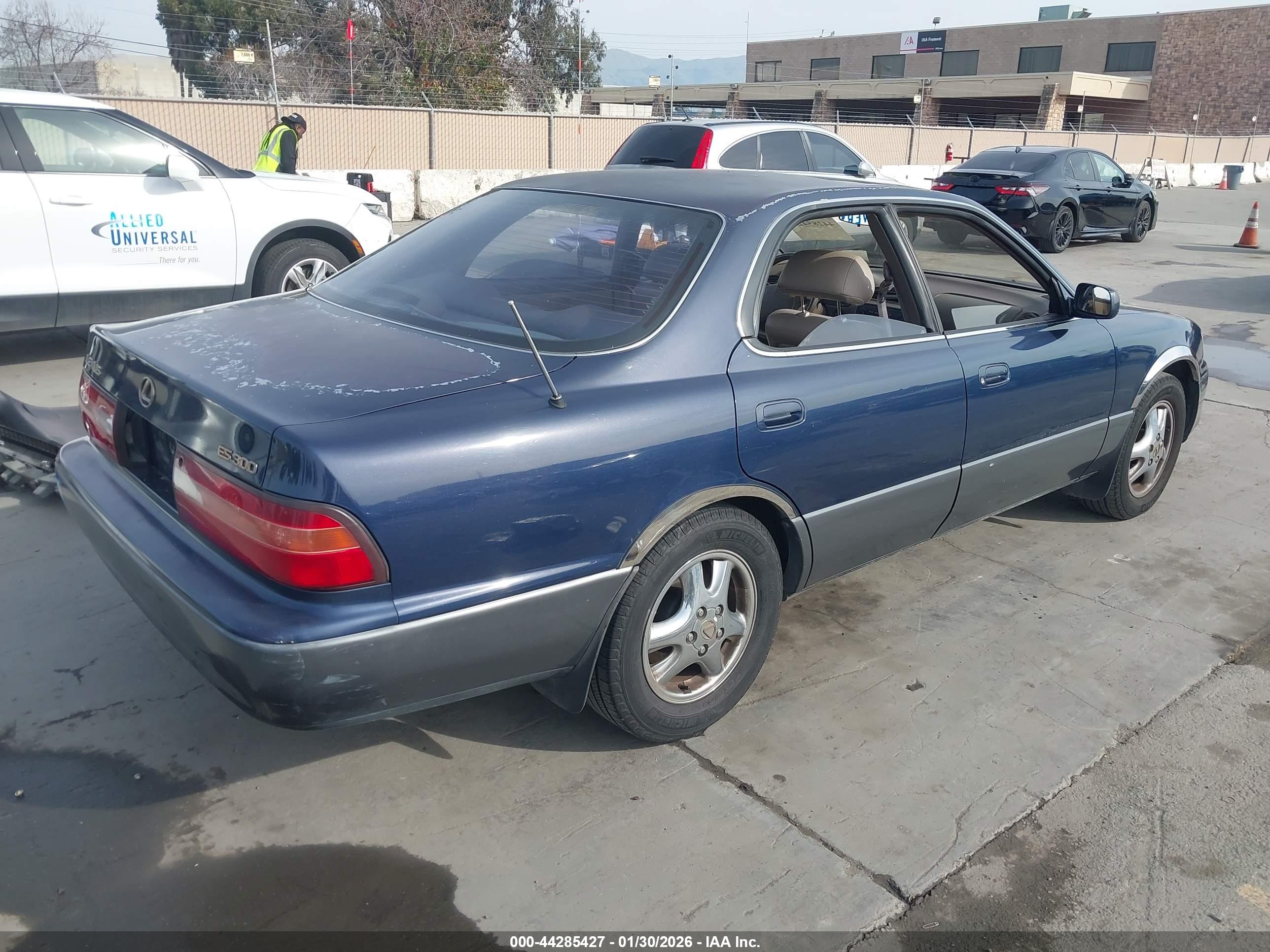 LEXUS ES image 4