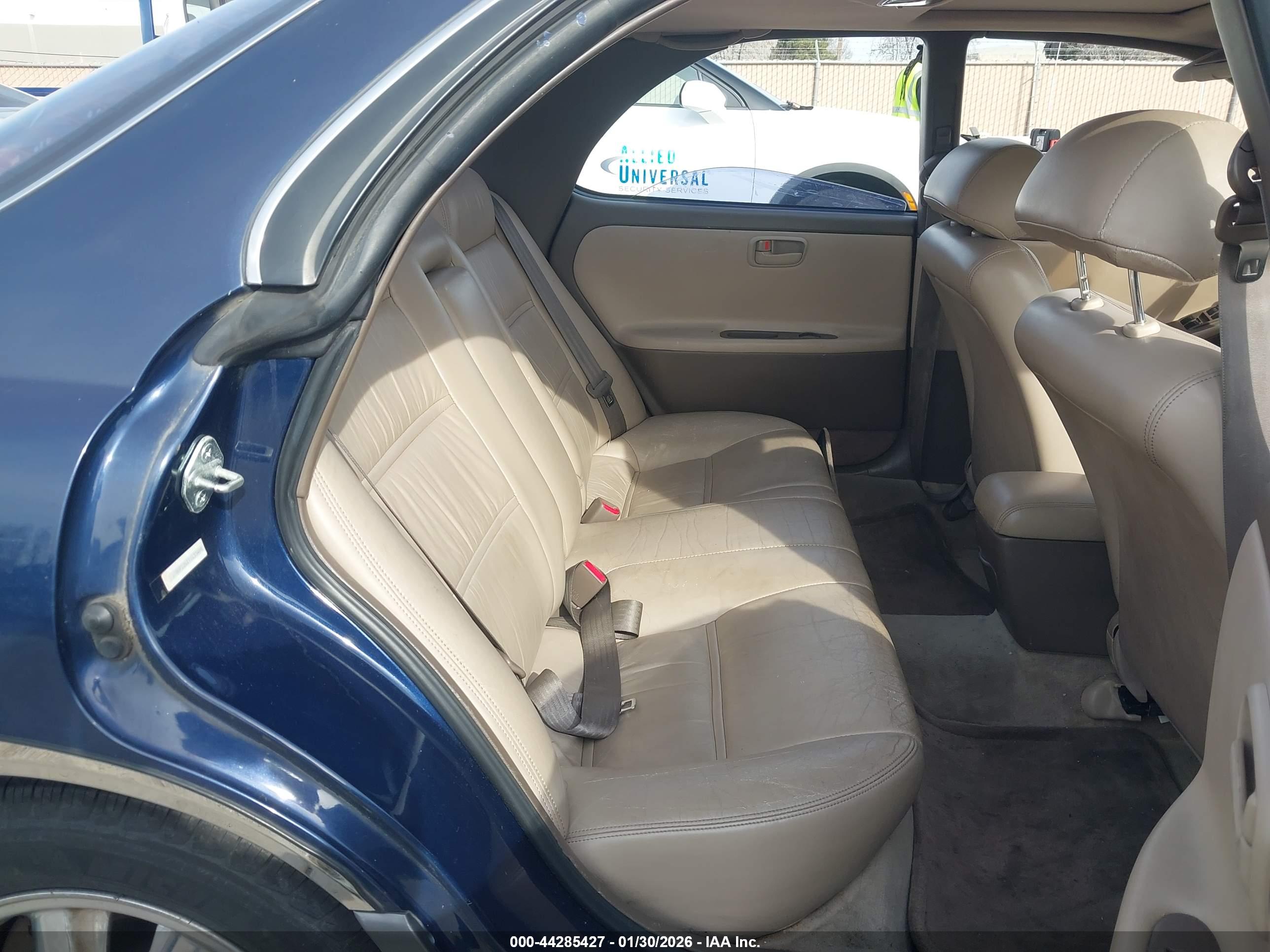 LEXUS ES image 8