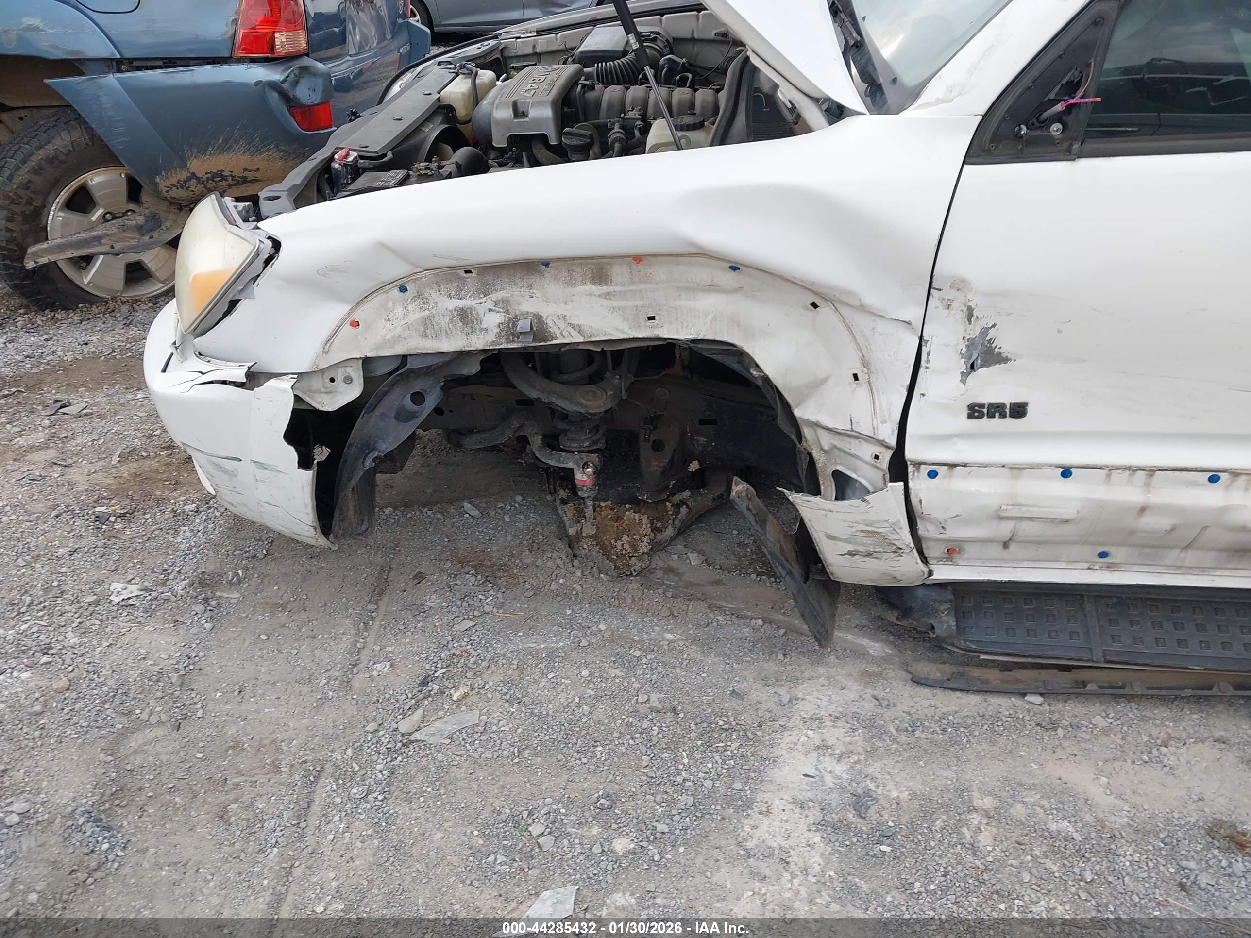 TOYOTA 4RUNNER image 6